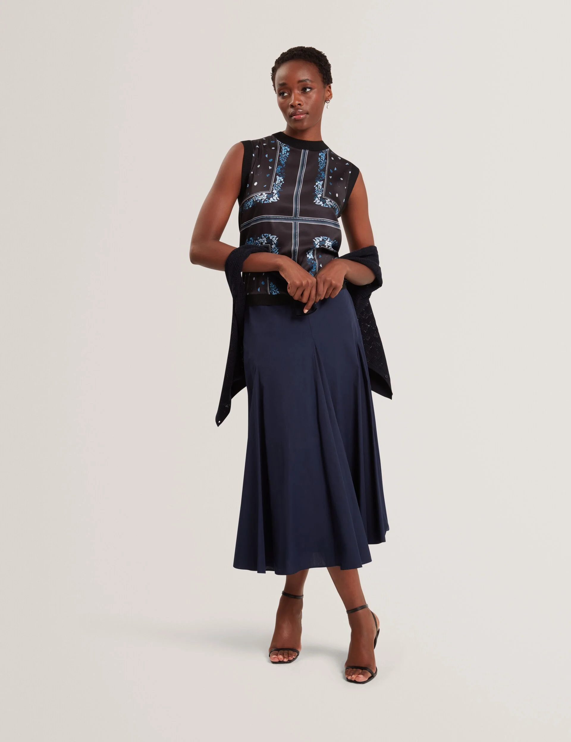 AILII | BLACK