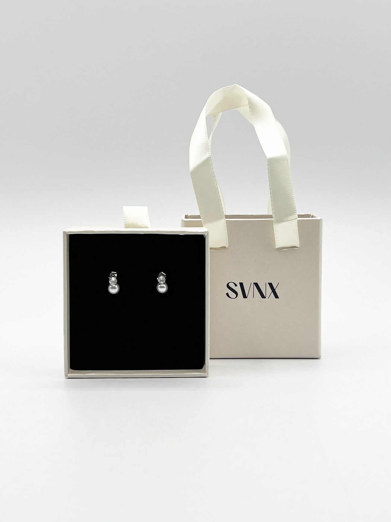 SVNX Pearl Diamante Necklace and Earrings Set in Silver