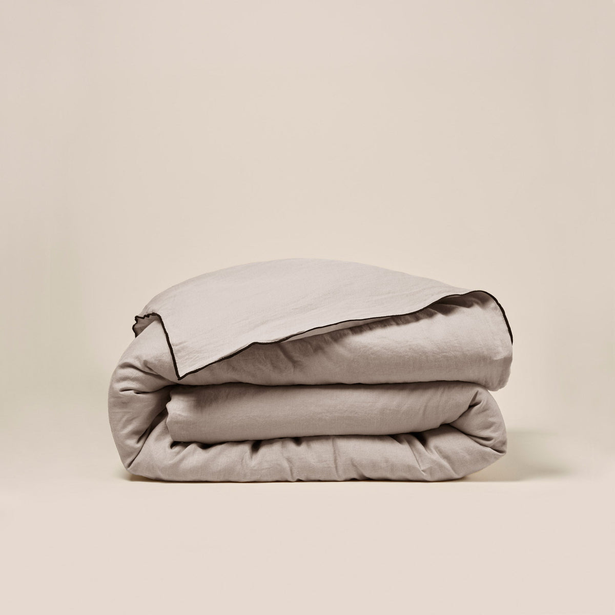 Madura Dekbedovertrek Carlina snaar en zwarte hommel 240x220 cm