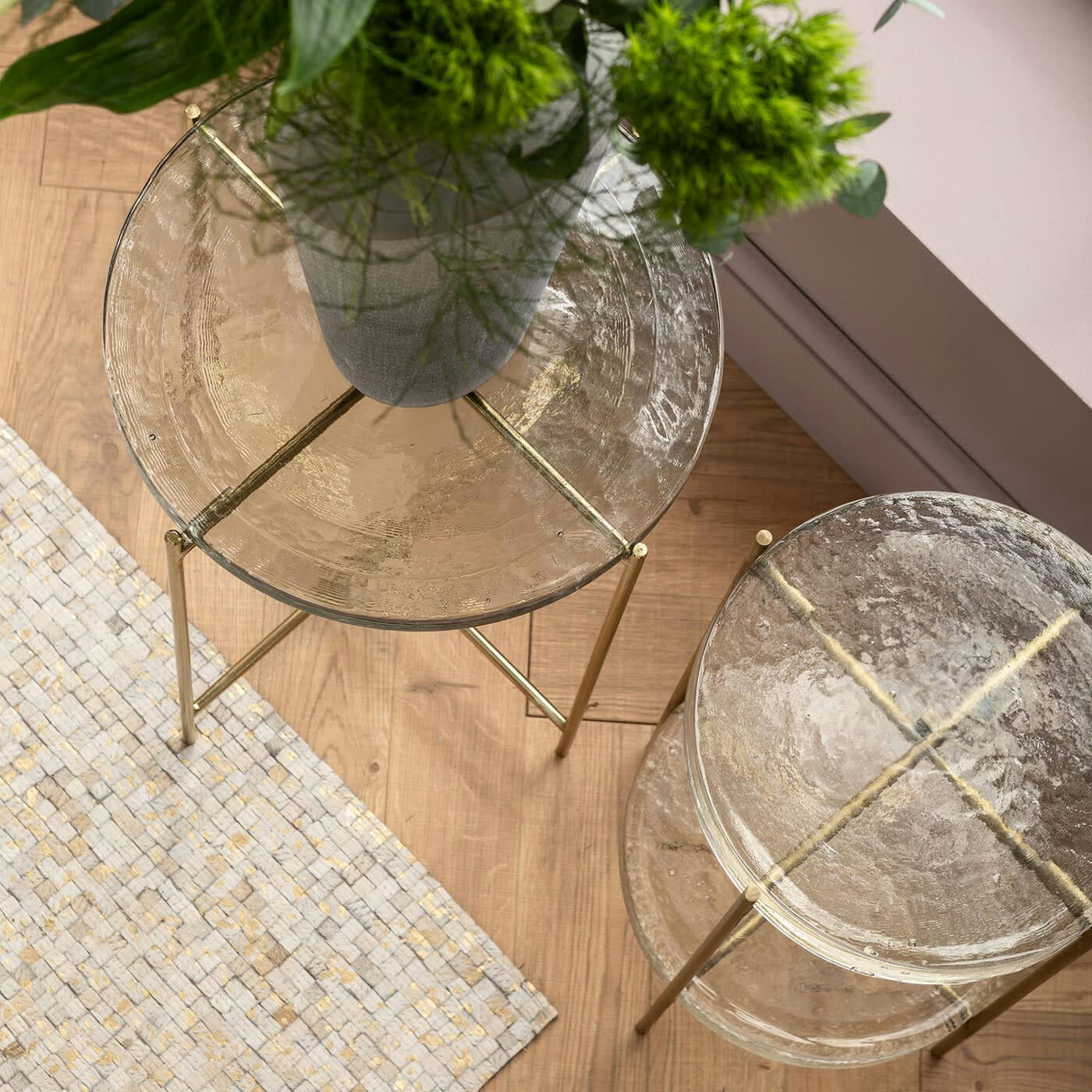 ICE - Table d'appoint en verre brut et acier doré