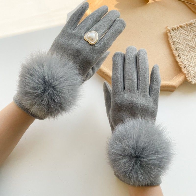 PEACH ACCESSORIES Faux Fur Pompom & Decorative Heart Gloves