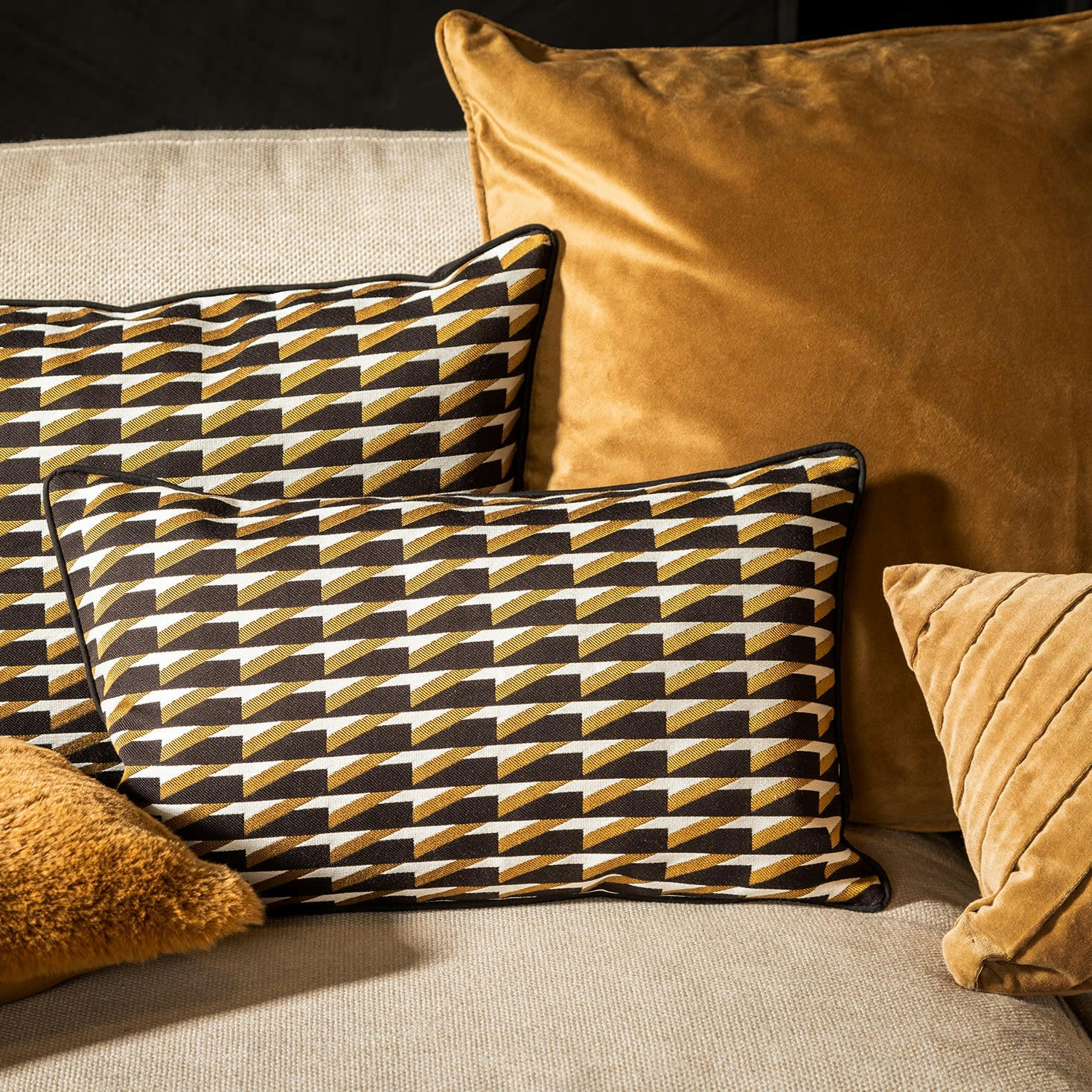 - Housse de coussin noir en coton, rayonne et polyester-30x50 cm avec mo