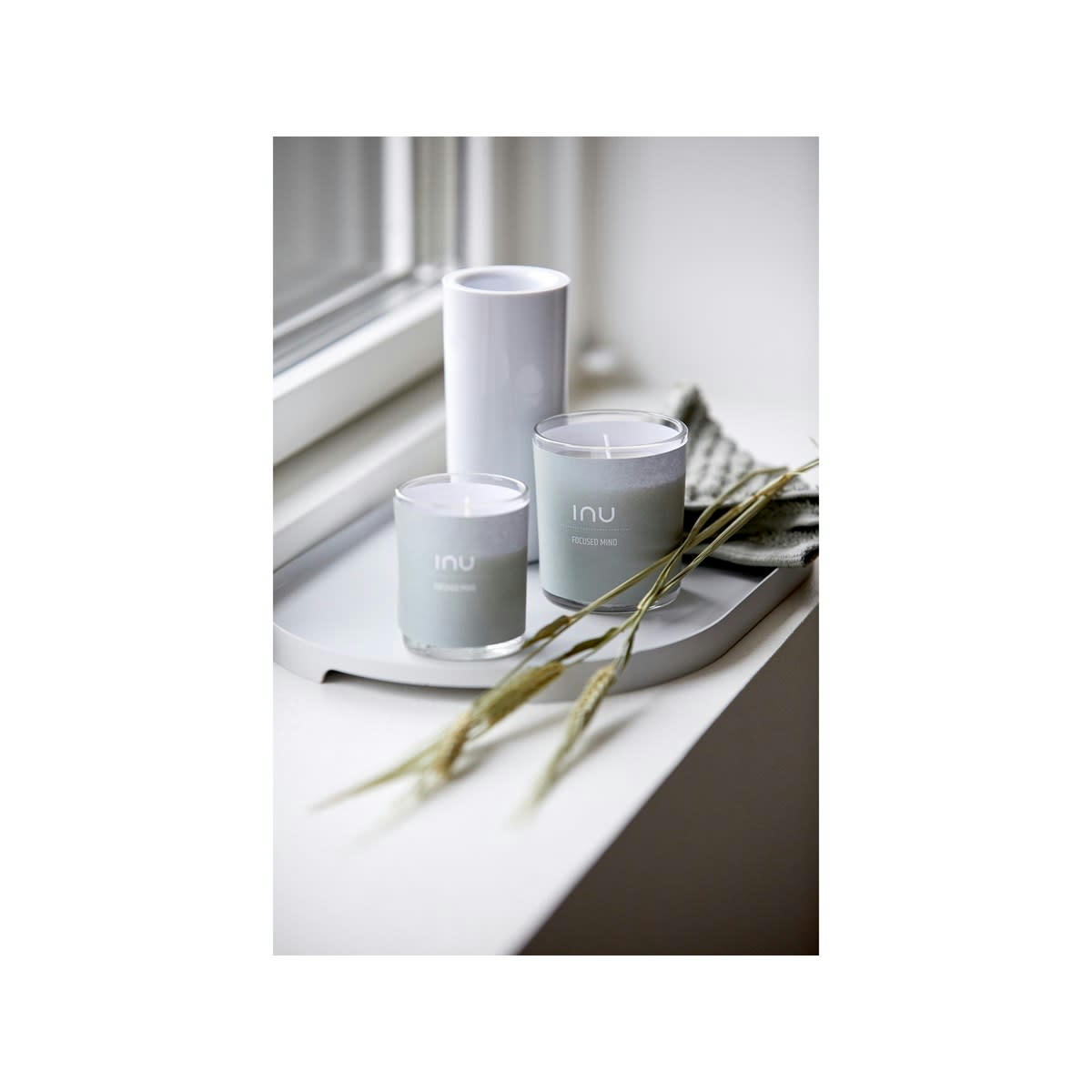 INU - Bougie parfumée cire naturelle gris clair