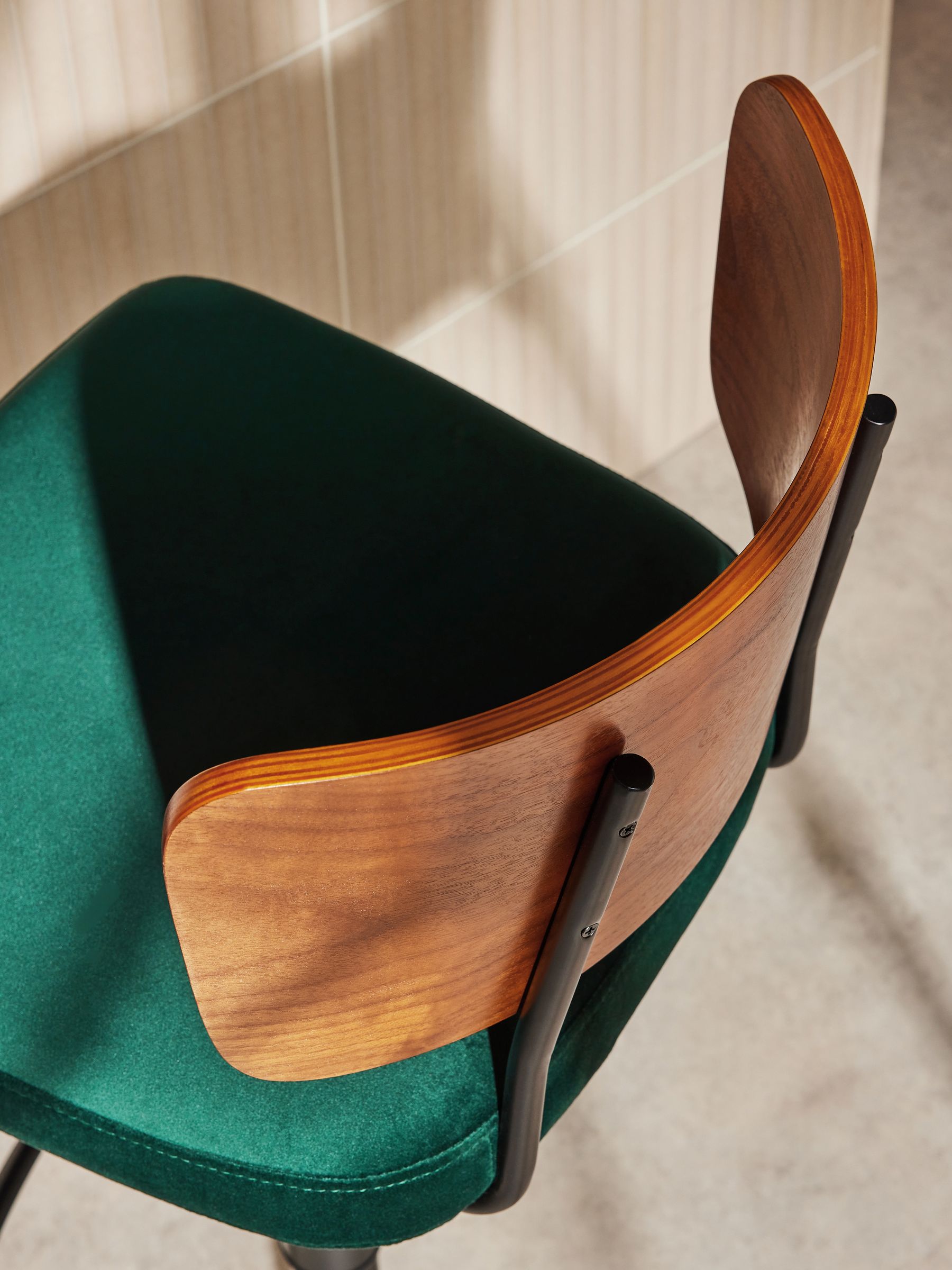 Amalyn Bar Stool in Velvet in Green
