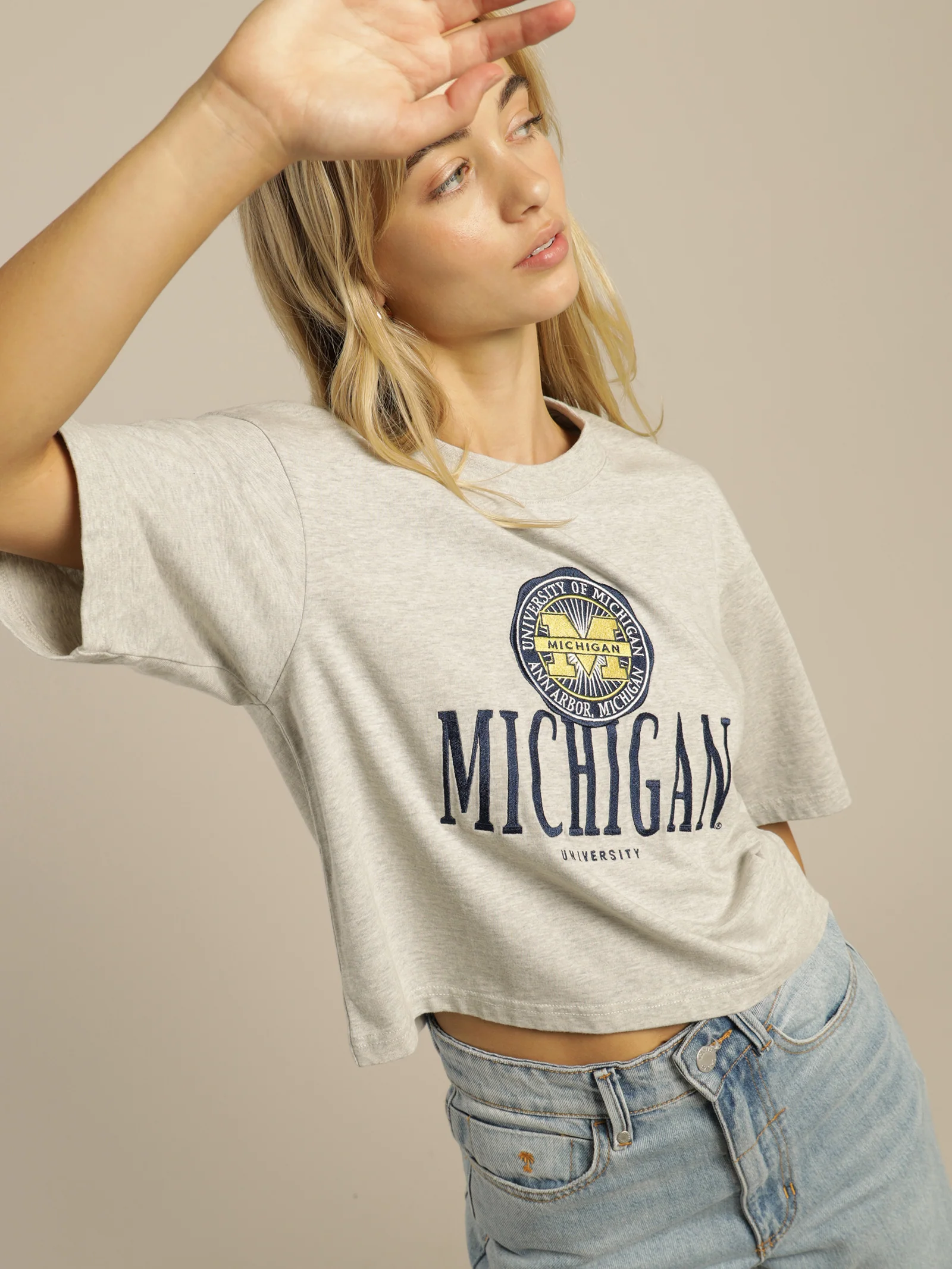 Crop Uni Stack Logo T-Shirt