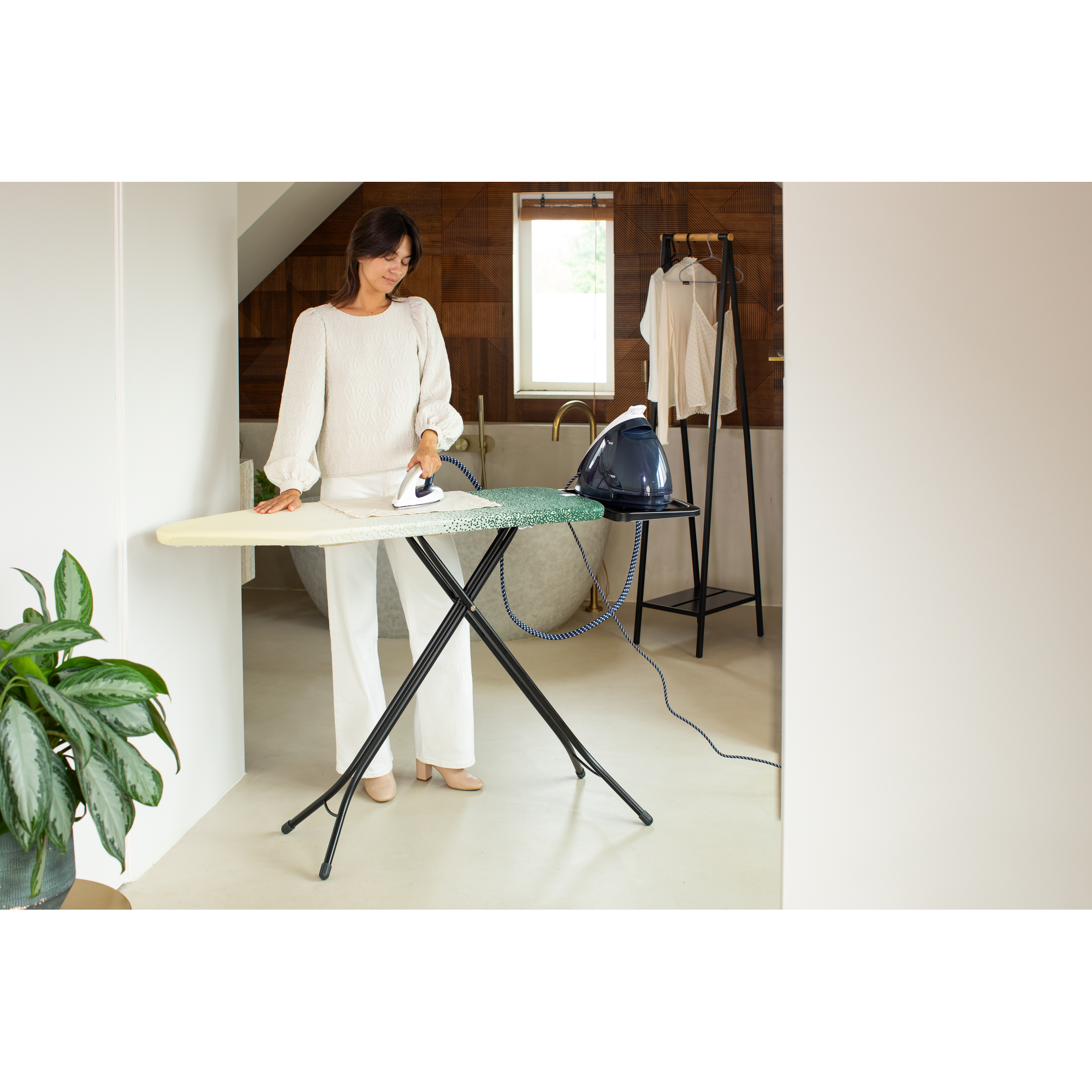 Brabantia Strijkplank C, 124x45 cm, solide stoomunithouder - New Dawn