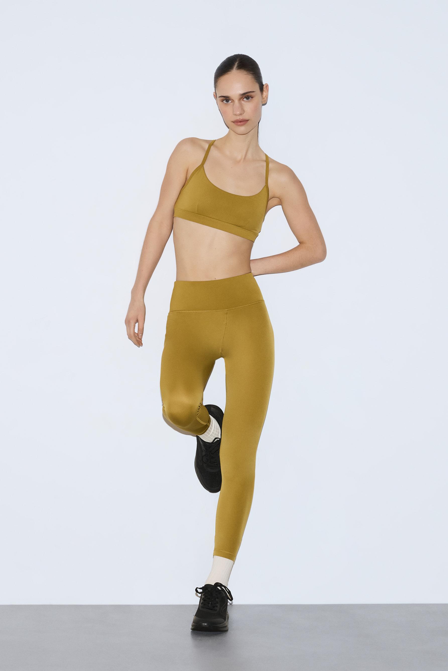 Top deportivo detalle trasero
