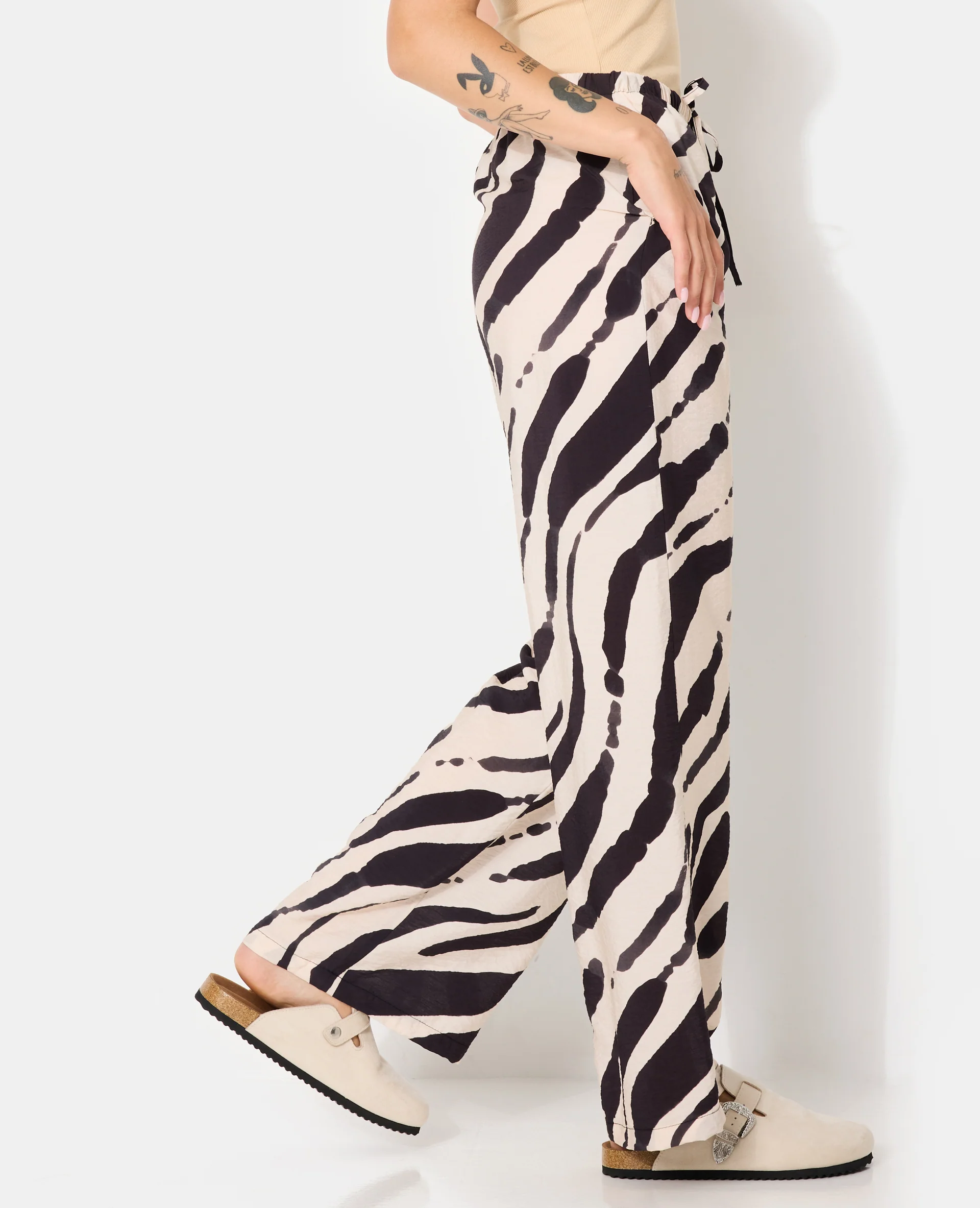 Pantalon fluide avec lien coulissé motifs zébrés