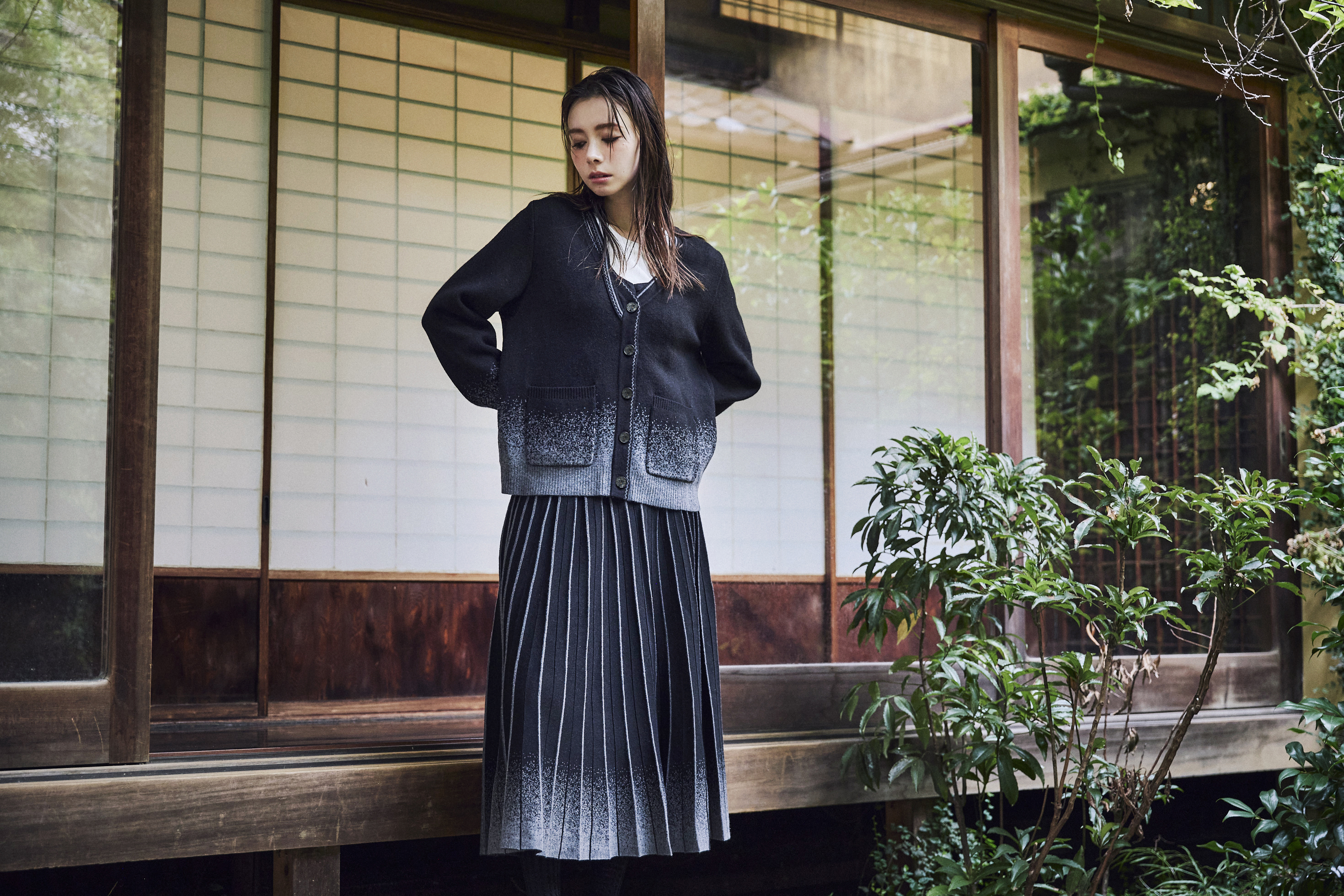 Contrast-stitch Cardigan - 25WDJ276U