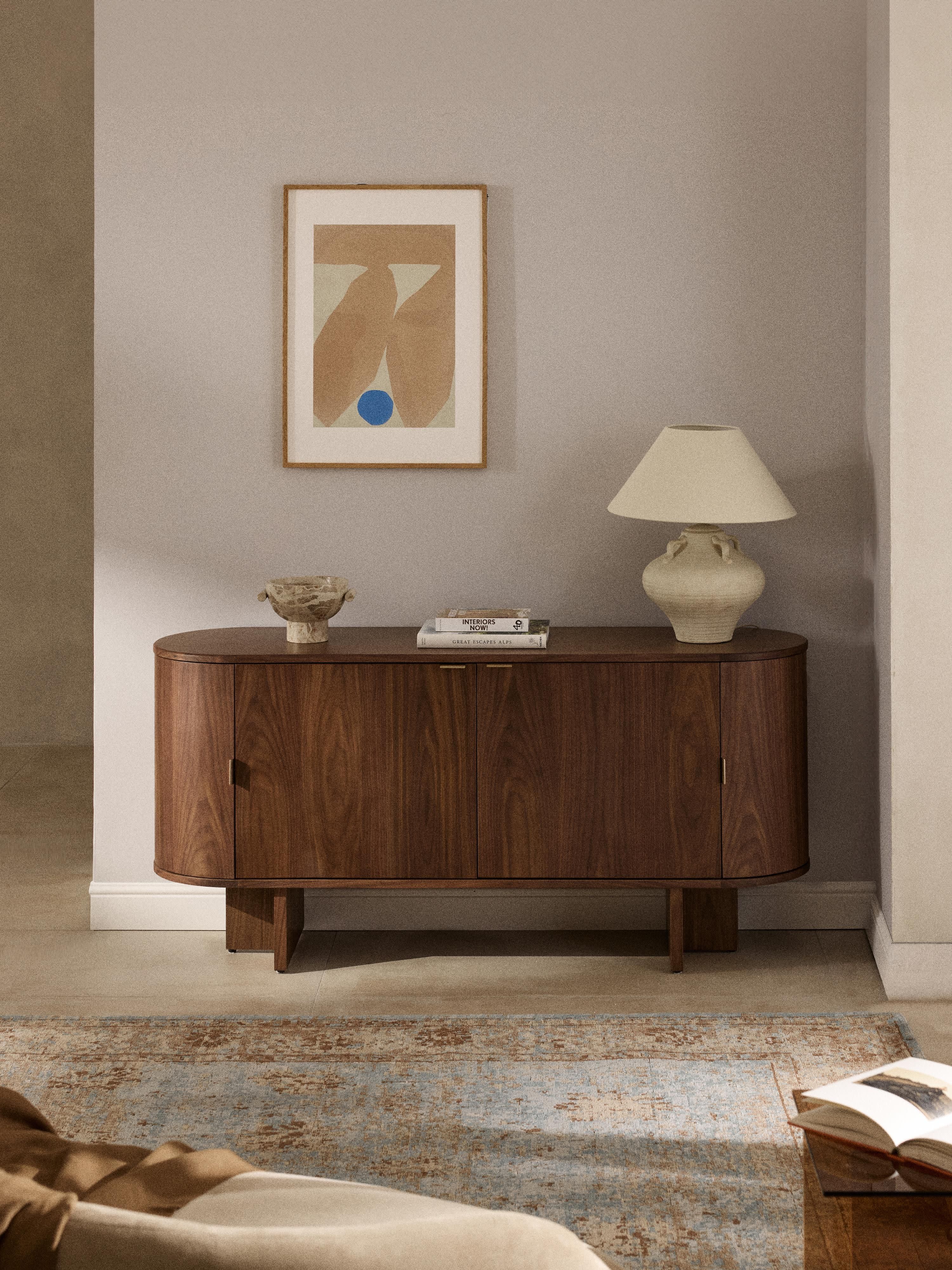 Holz-Sideboard Zumi mit abgerundeten Ecken