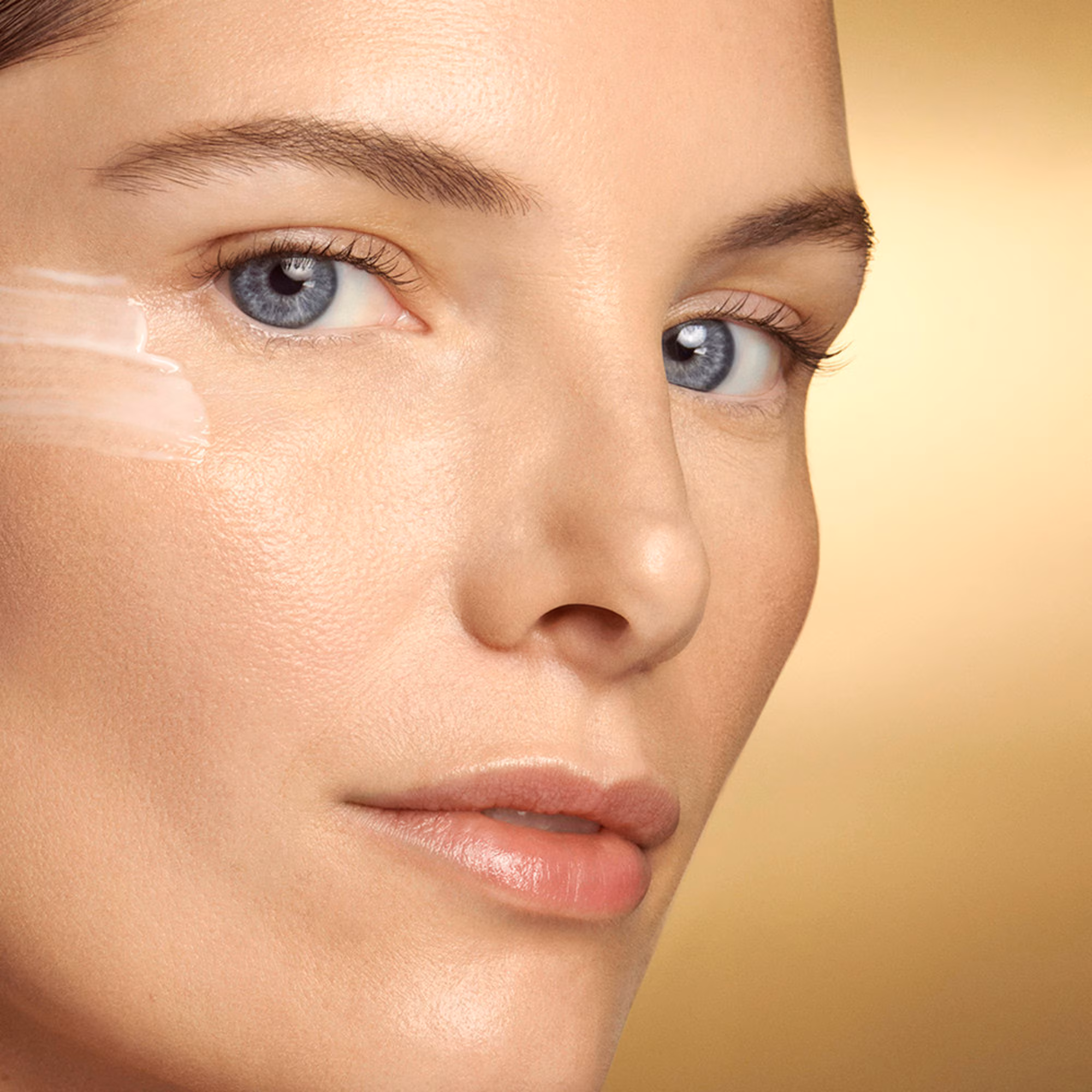 RE-NUTRIV ULTIMATE LIFTCrème contour des yeux lift régénérante jeunesse