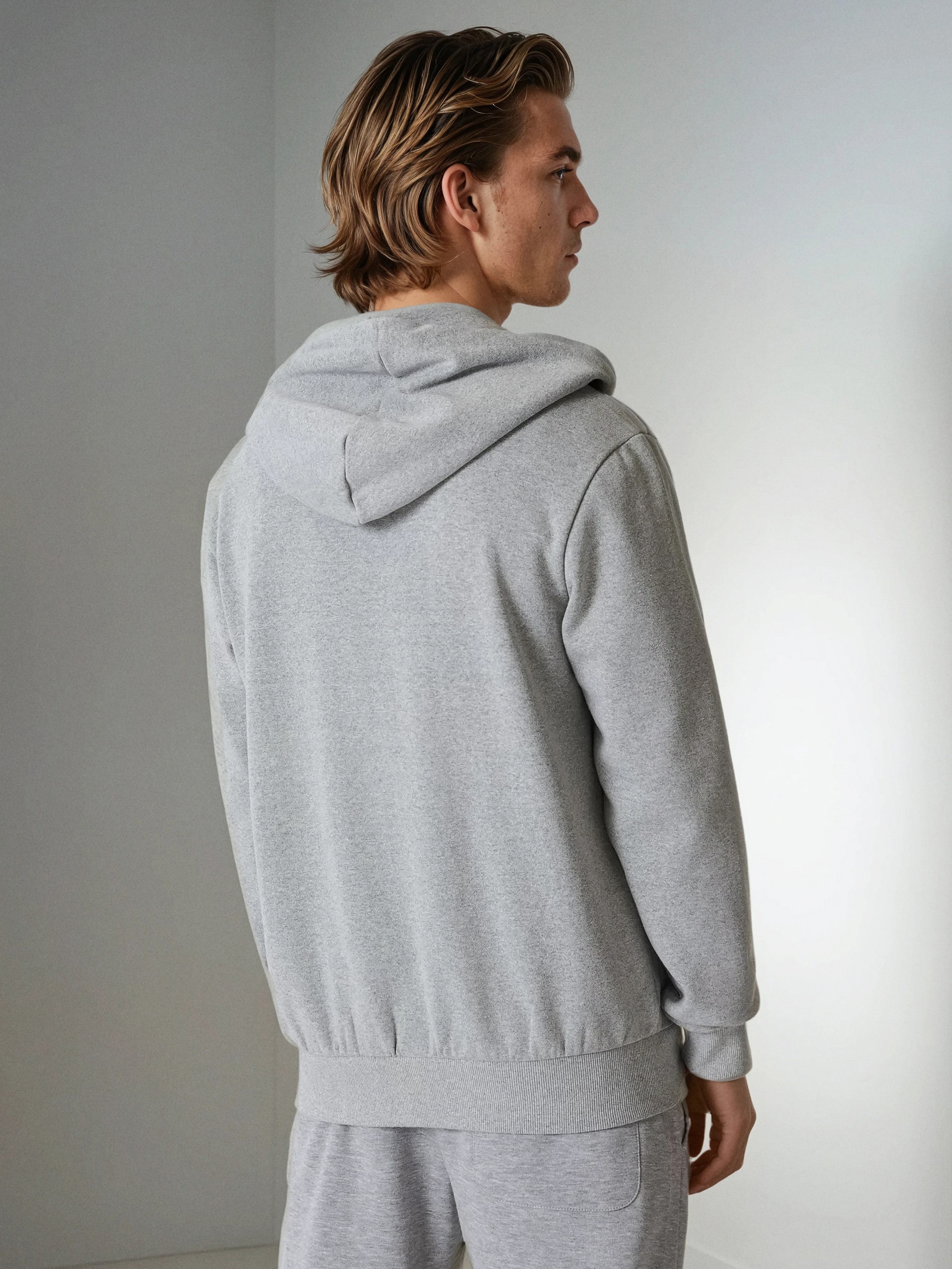 Rozpinana bluza z kapturem