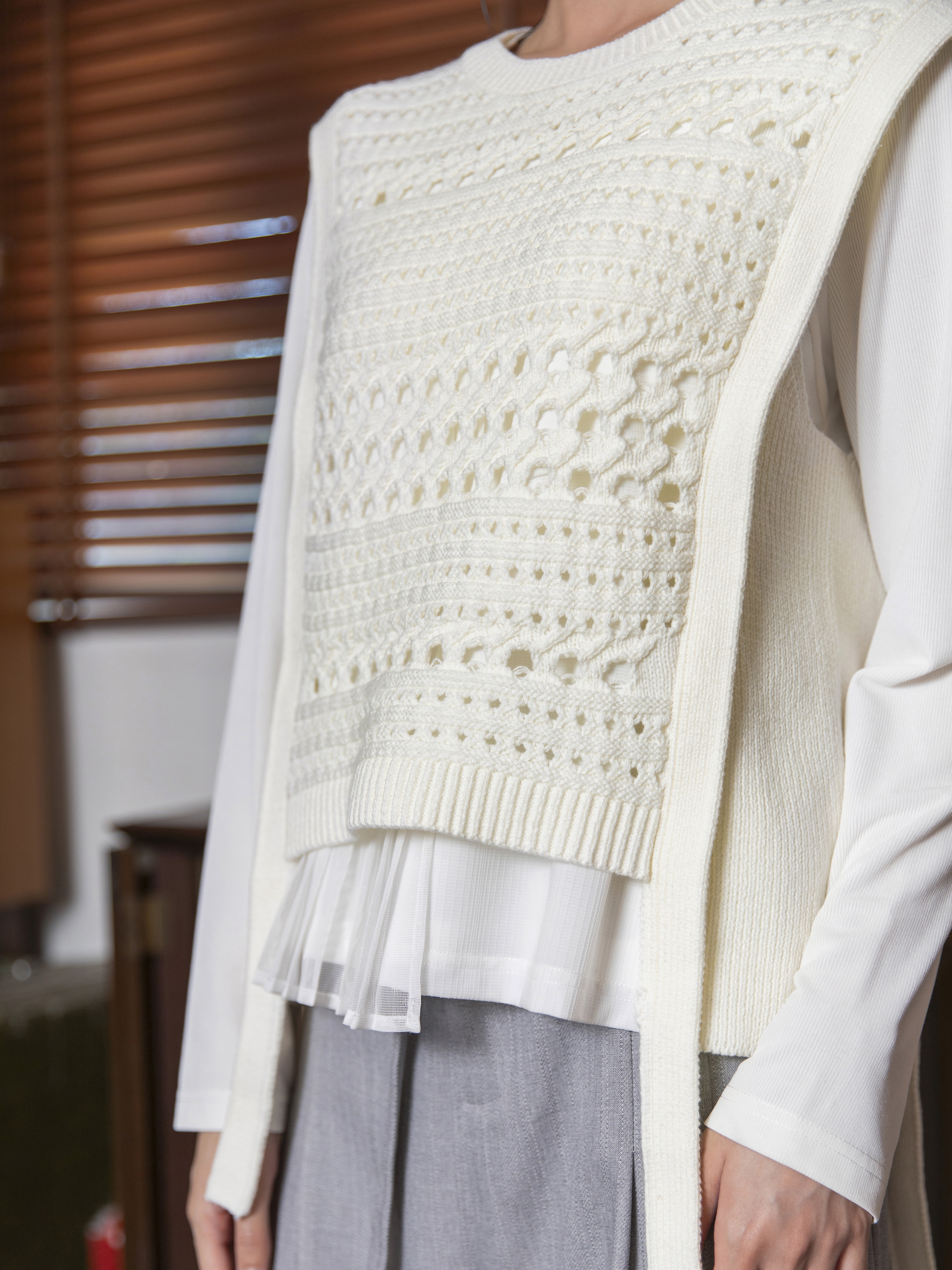 Eyelet Knit Vest - 25WDT298X