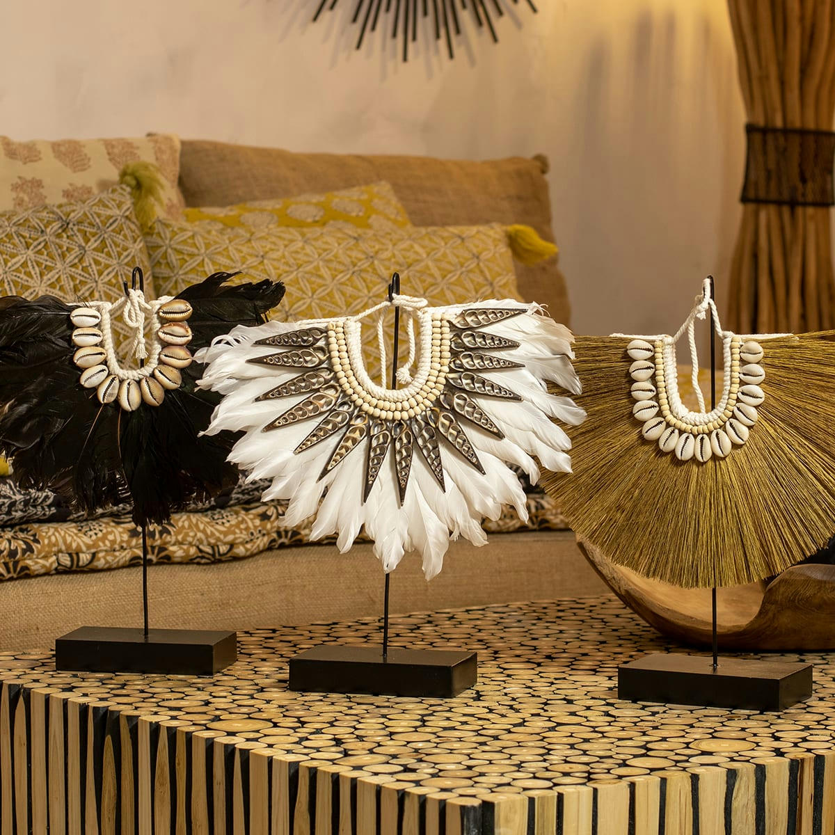 PAPUA - Collier en plumes blanches et coquillages