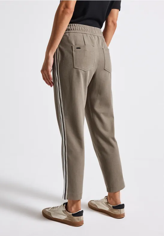 Loose Fit Hose mit Tape