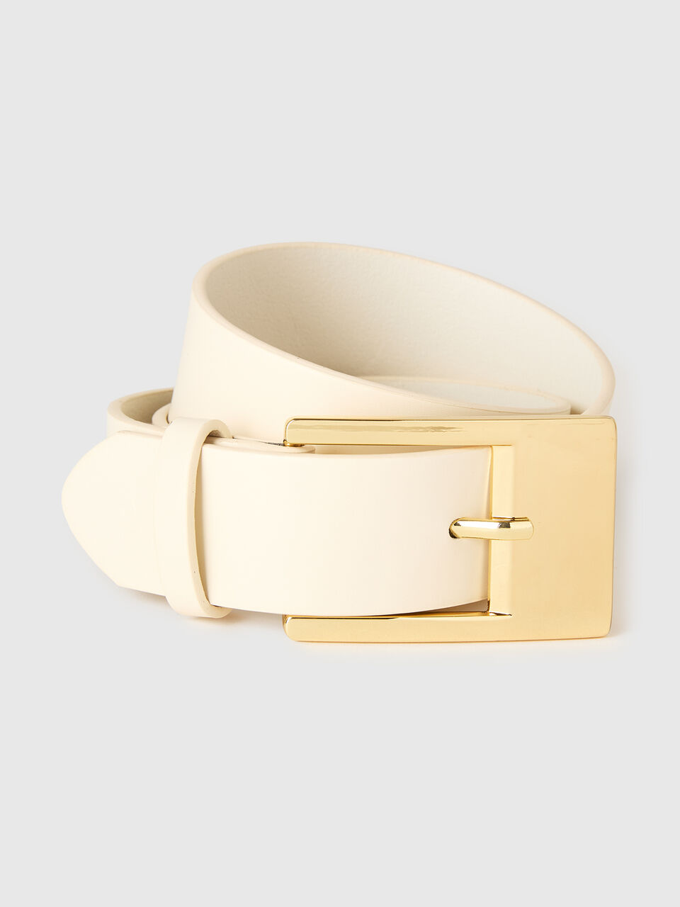 Belt with rectangular buckle