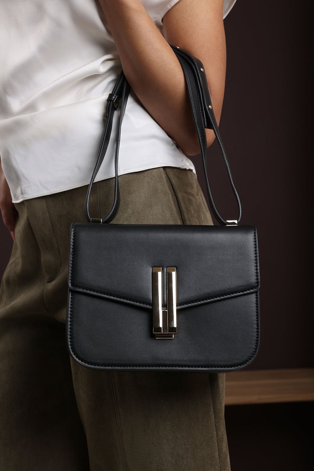 Where's That From Delrio' Gold Clasp Cross Body Tofu Bag