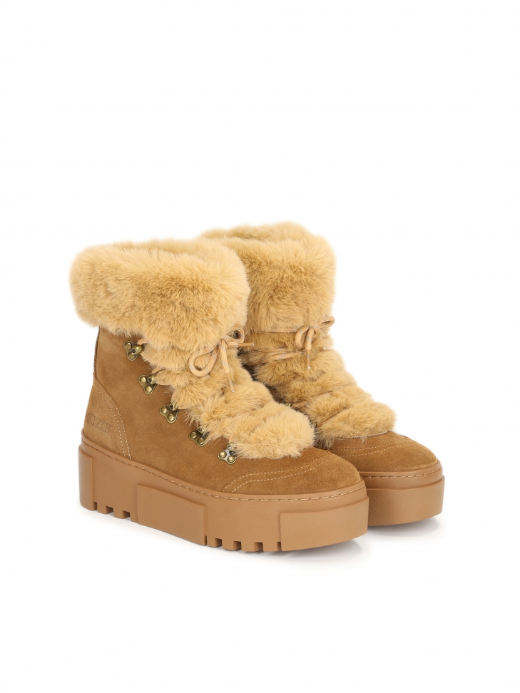 Ladies’ brown ankle boots