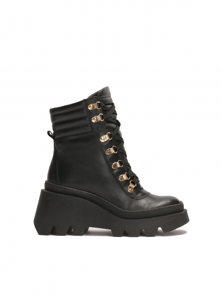 Booties with treaded heels