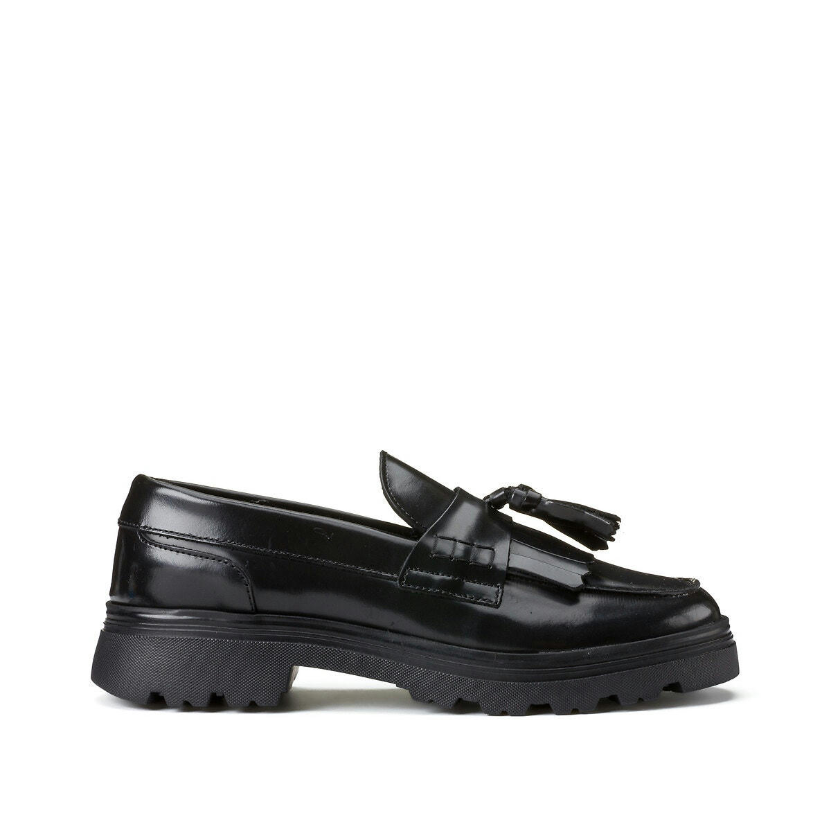 Mocassins en cuir à pampilles, semelle crantée
