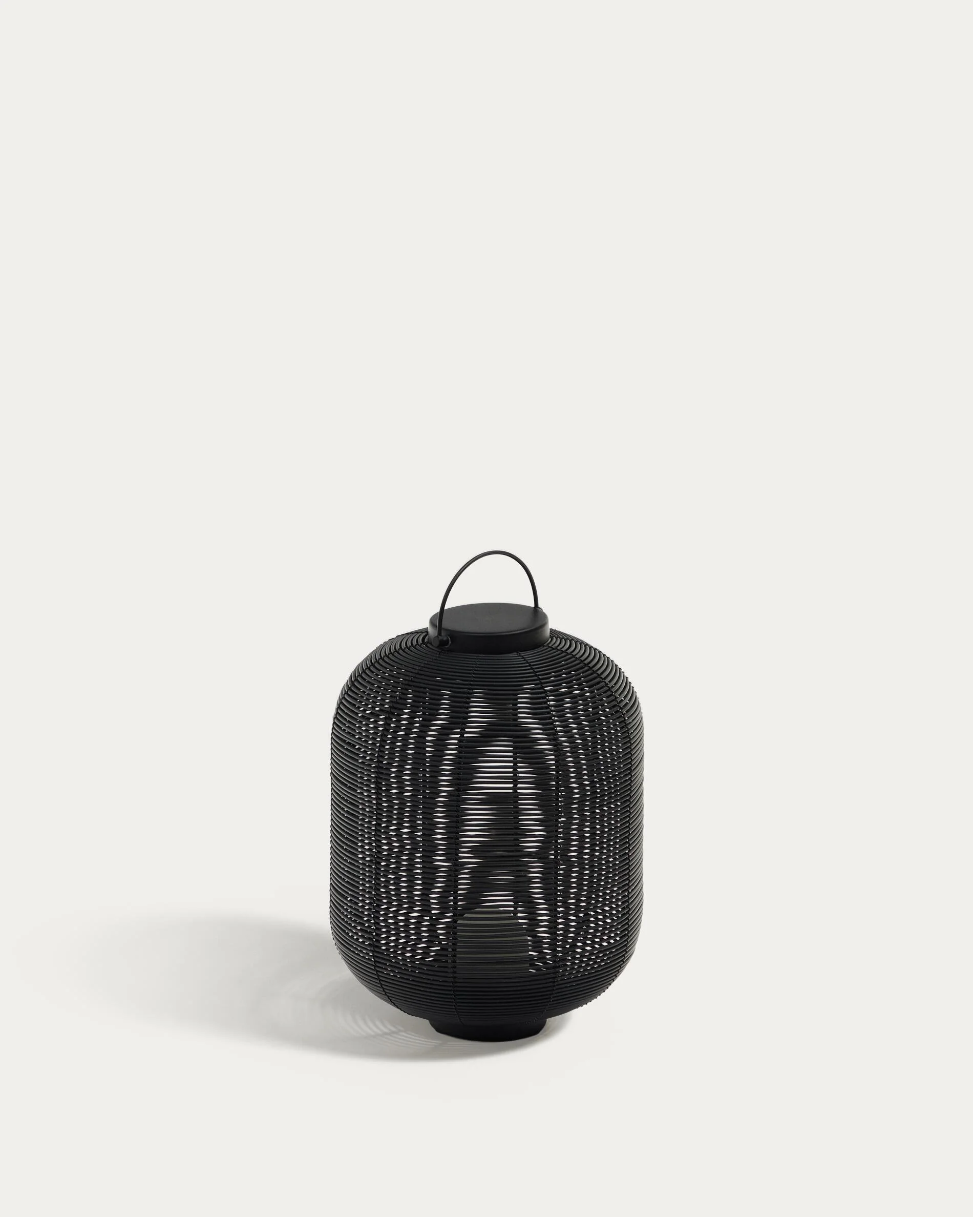 Saranella portable table lamp in black polyrattan