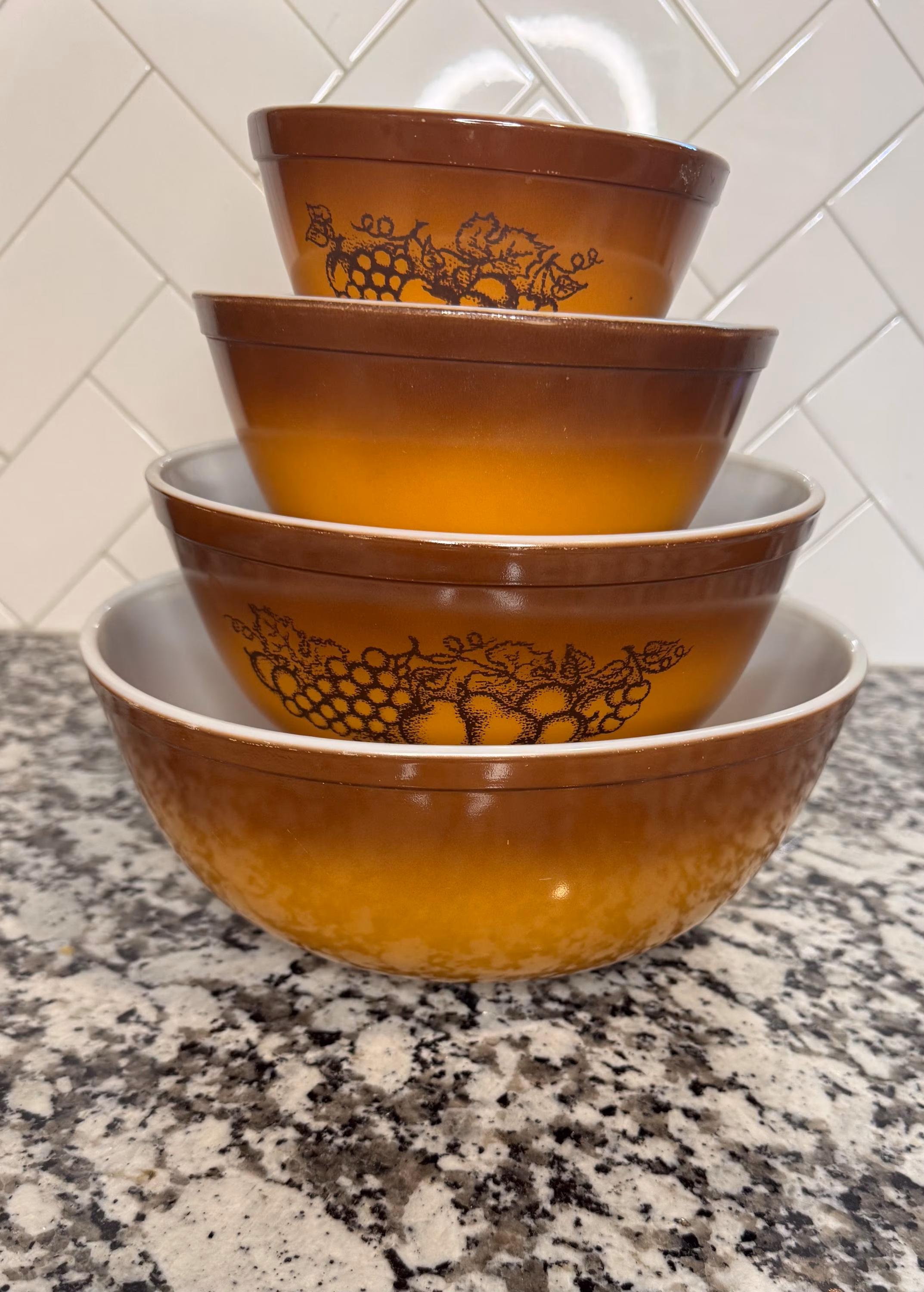 Vintage Pyrex old orchard mixing bowl set
