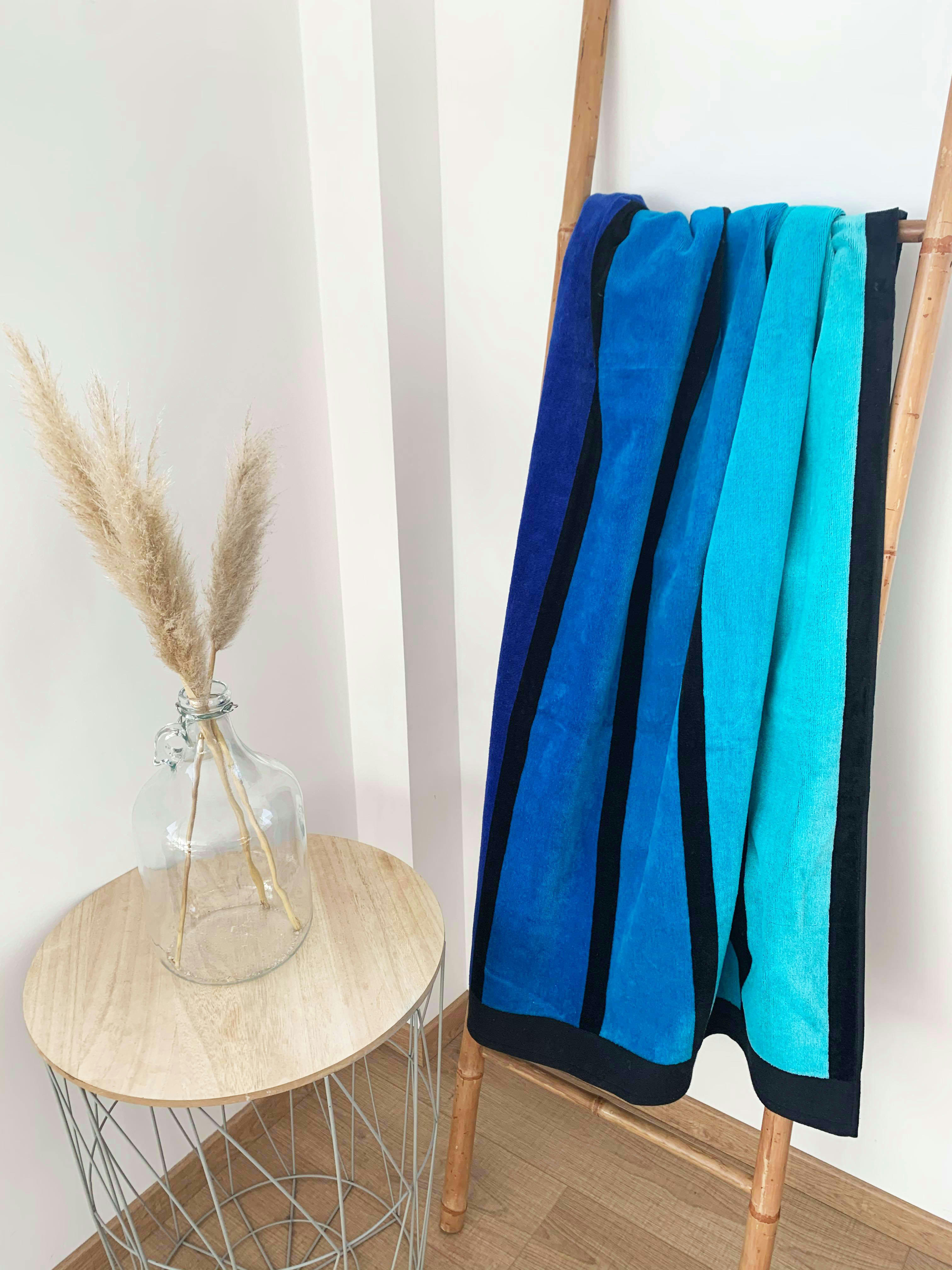 PLAGE - Serviette de plage éponge velours bleu happy Blue 100 x 175