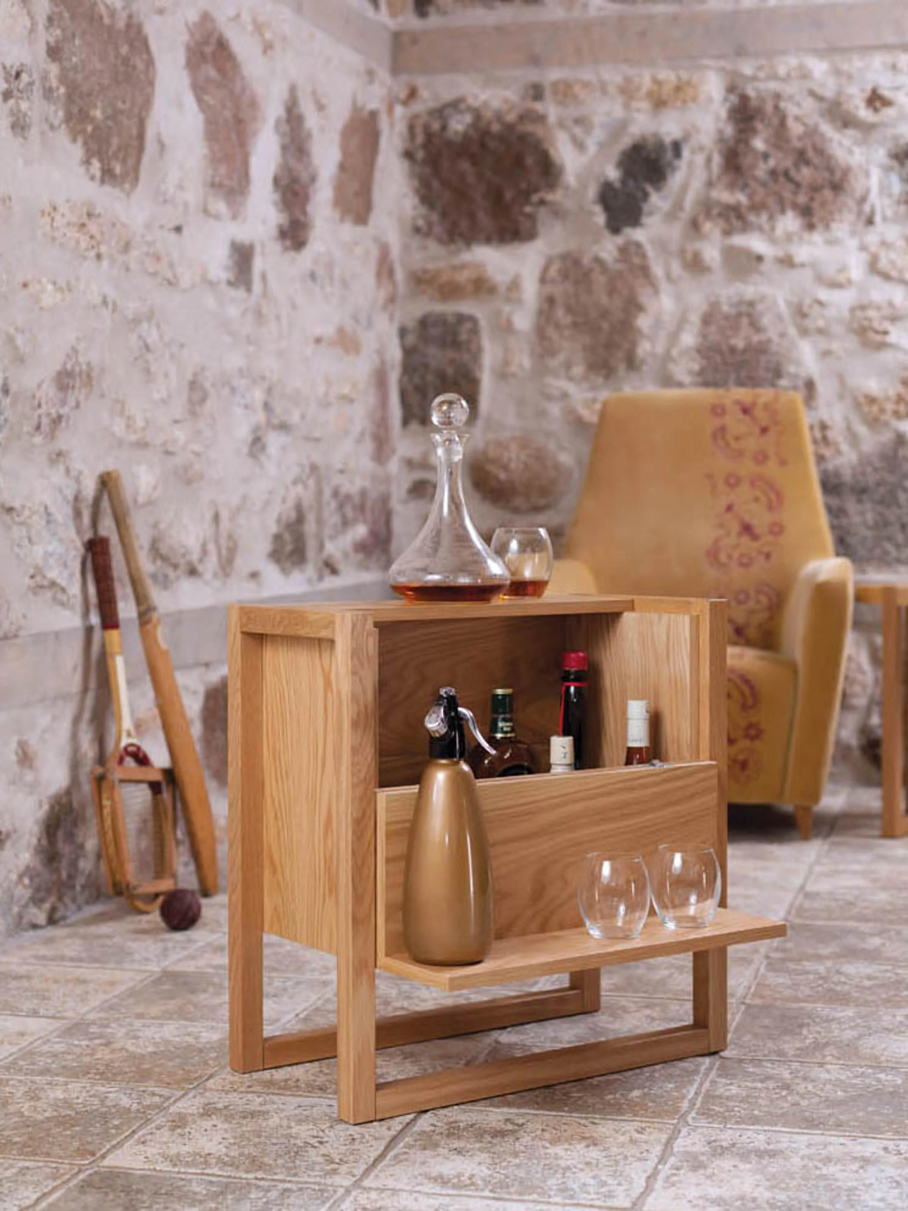 Mini-Bar NewEst aus Eichenholz