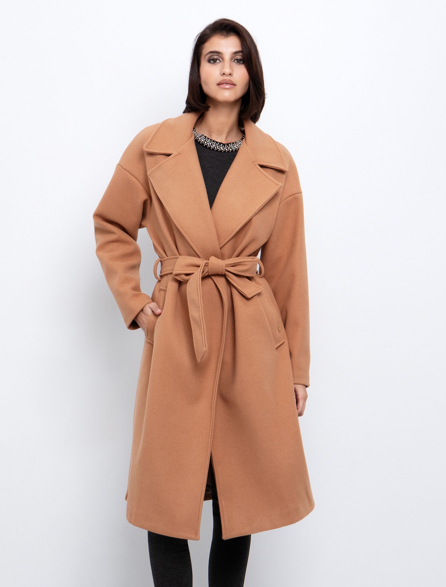 Μακρύ παλτό με ζώνη