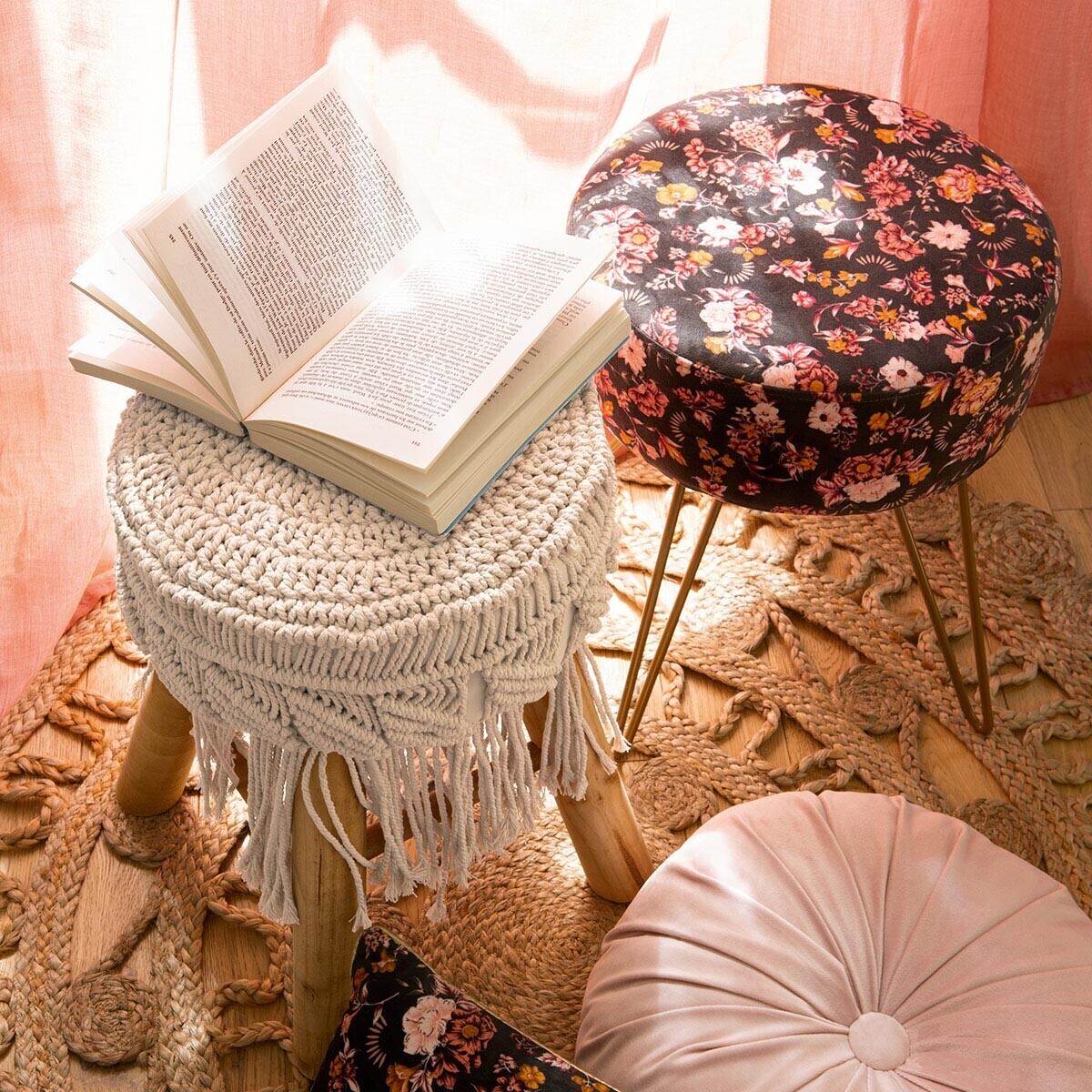 Stool Macram&eacute; and wood