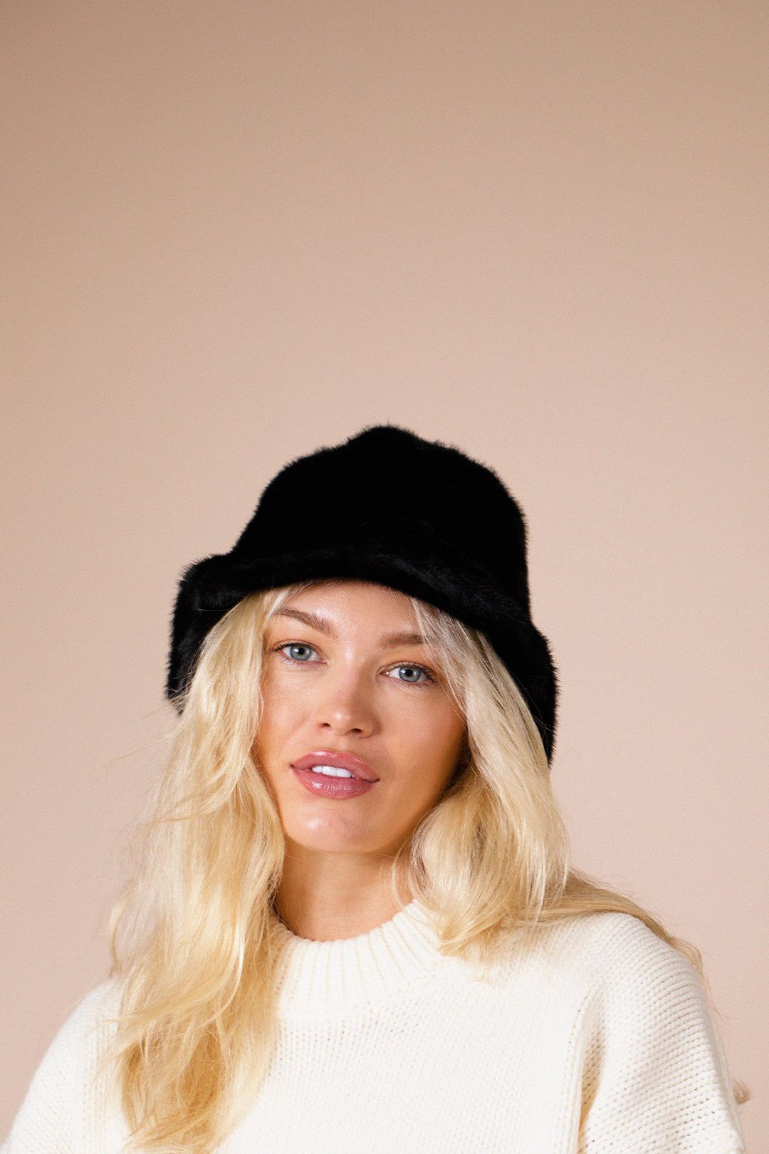 SVNX Soft Bucket Hat In Black