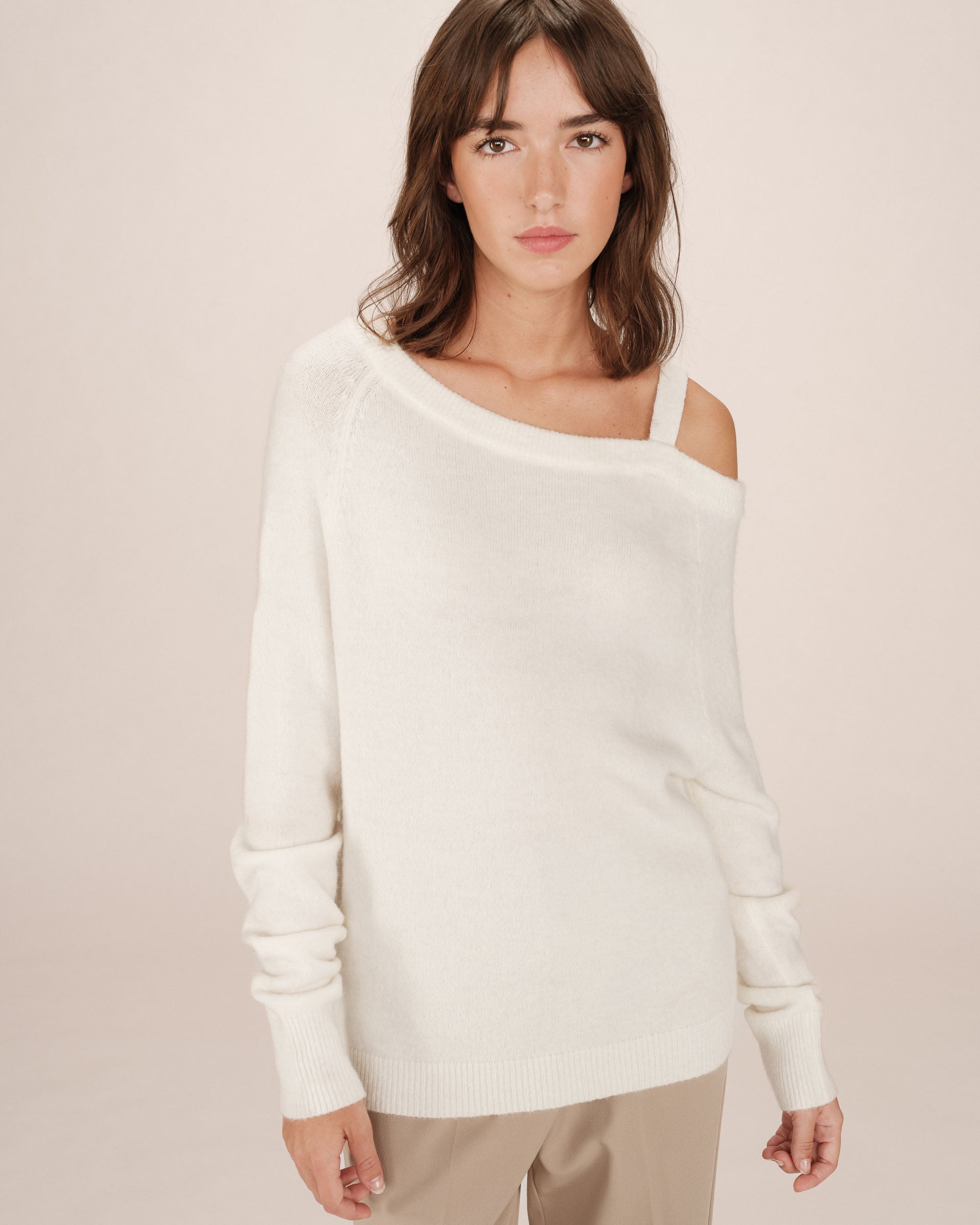 Pull asymetrique ivoire Samantha