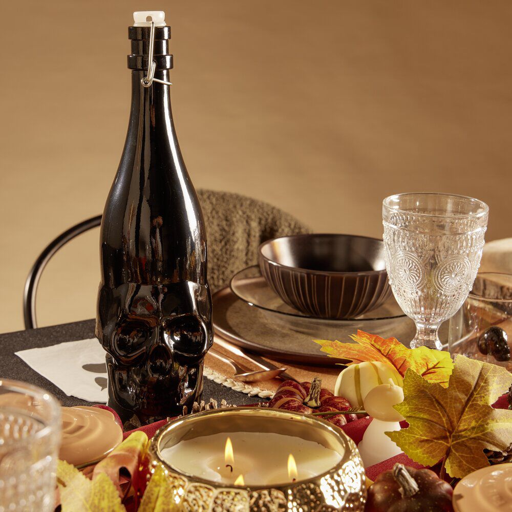 Bouteille Halloween 1L en verre forme tête de mort noire