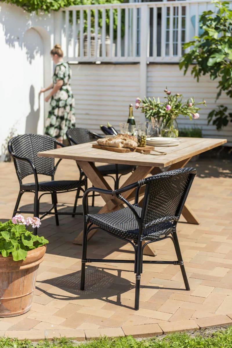 VALERIE - Fauteuil repas empilable en alu et fibre synthétique noir