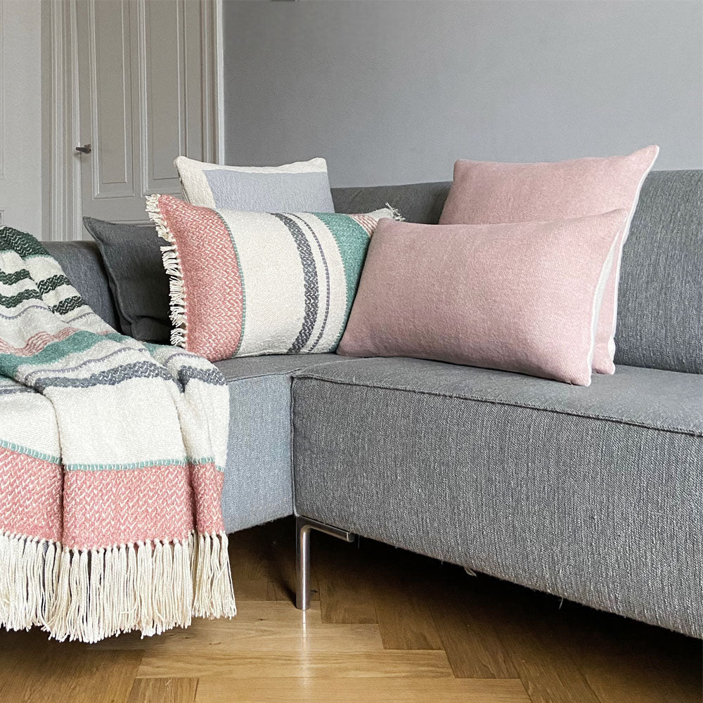 Malagoon Recycled Wool Sierkussen 35 x 60 cm - Misty Pink