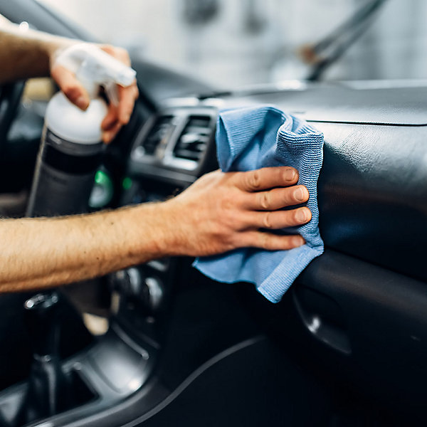 Nettoyant rénovateur intérieur automobile Cubitainer de 1000 L - NETTO390 - MATPRO
