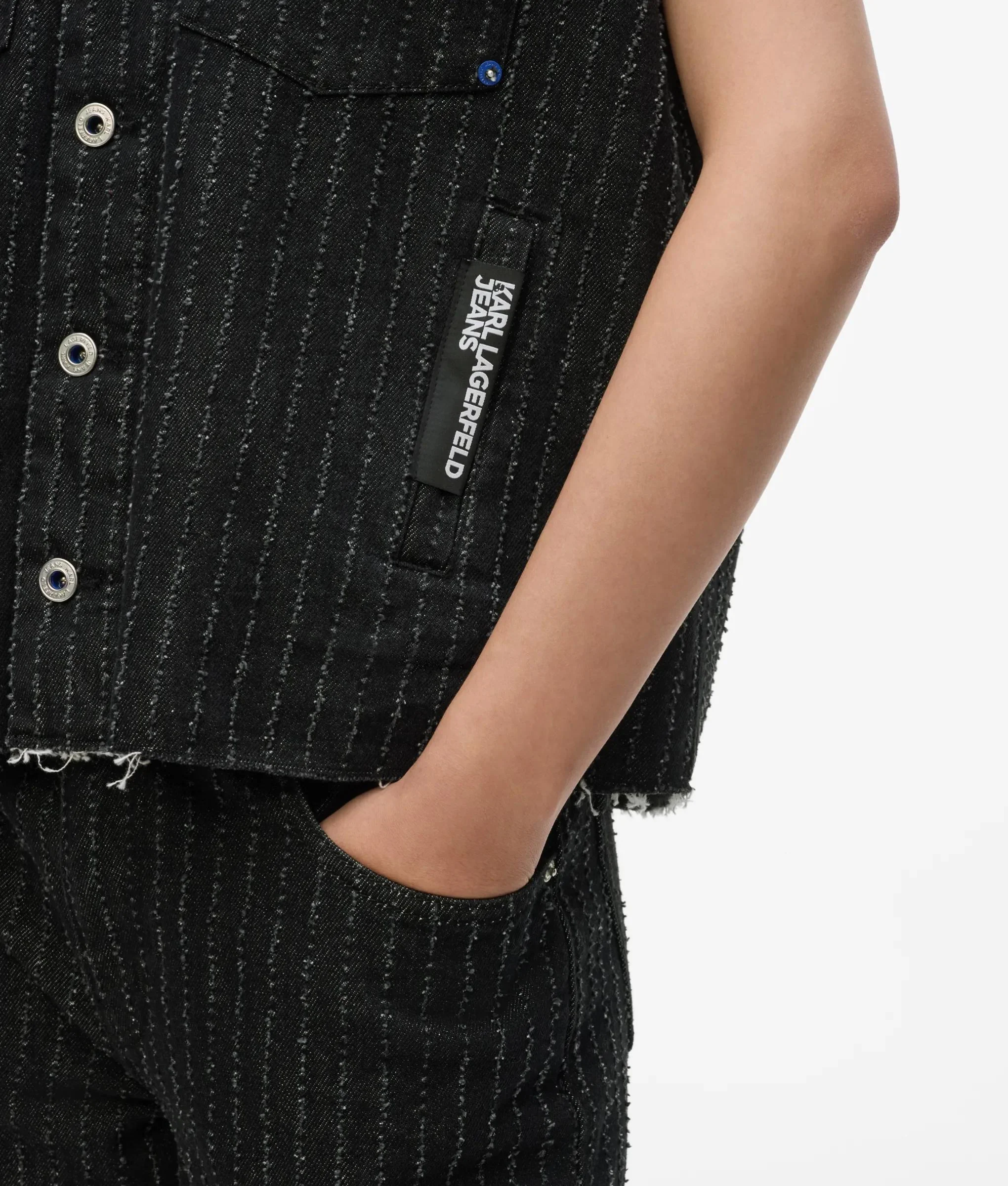 Gilet en denim à rayures fines