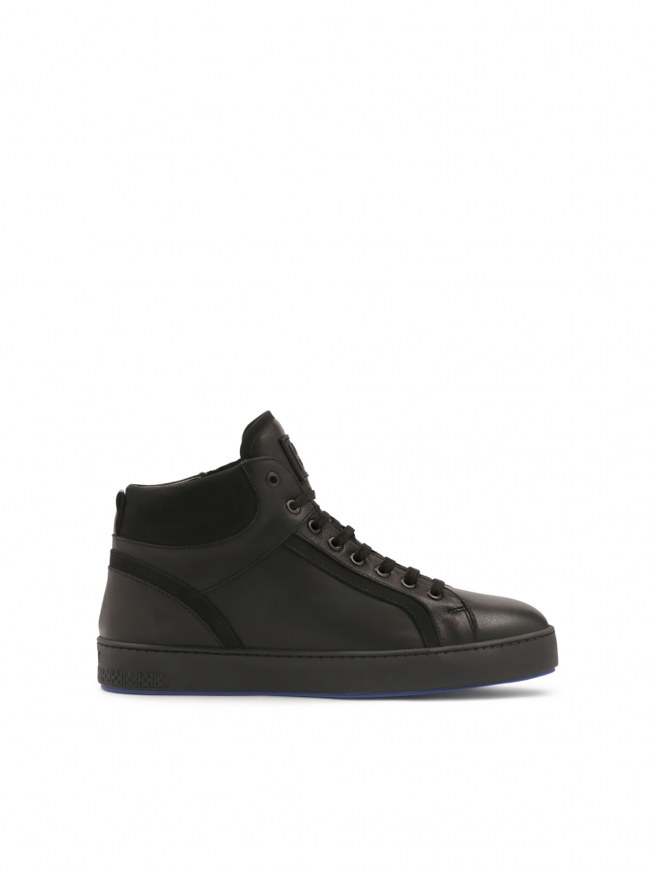Men’s black sneakers