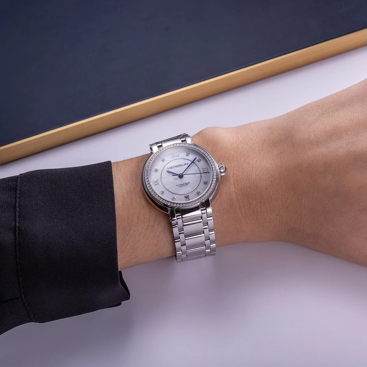 GALET – AUTOMATIQUE – DIAMANTS