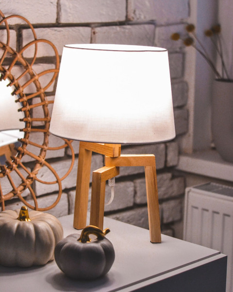 Lampa stołowa nocna drewno 42 cm biała