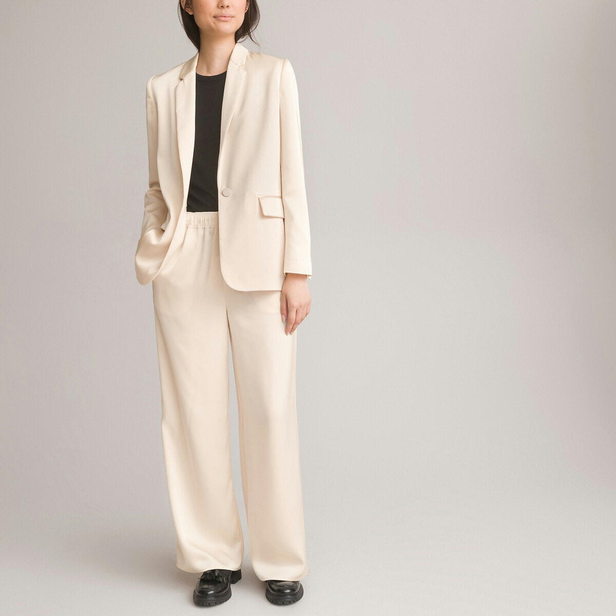 Veste blazer en satin, coupe droite