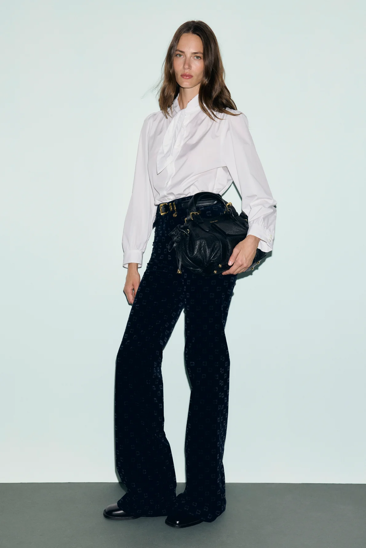 Pantalon flare en velours à monogramme - ANNA