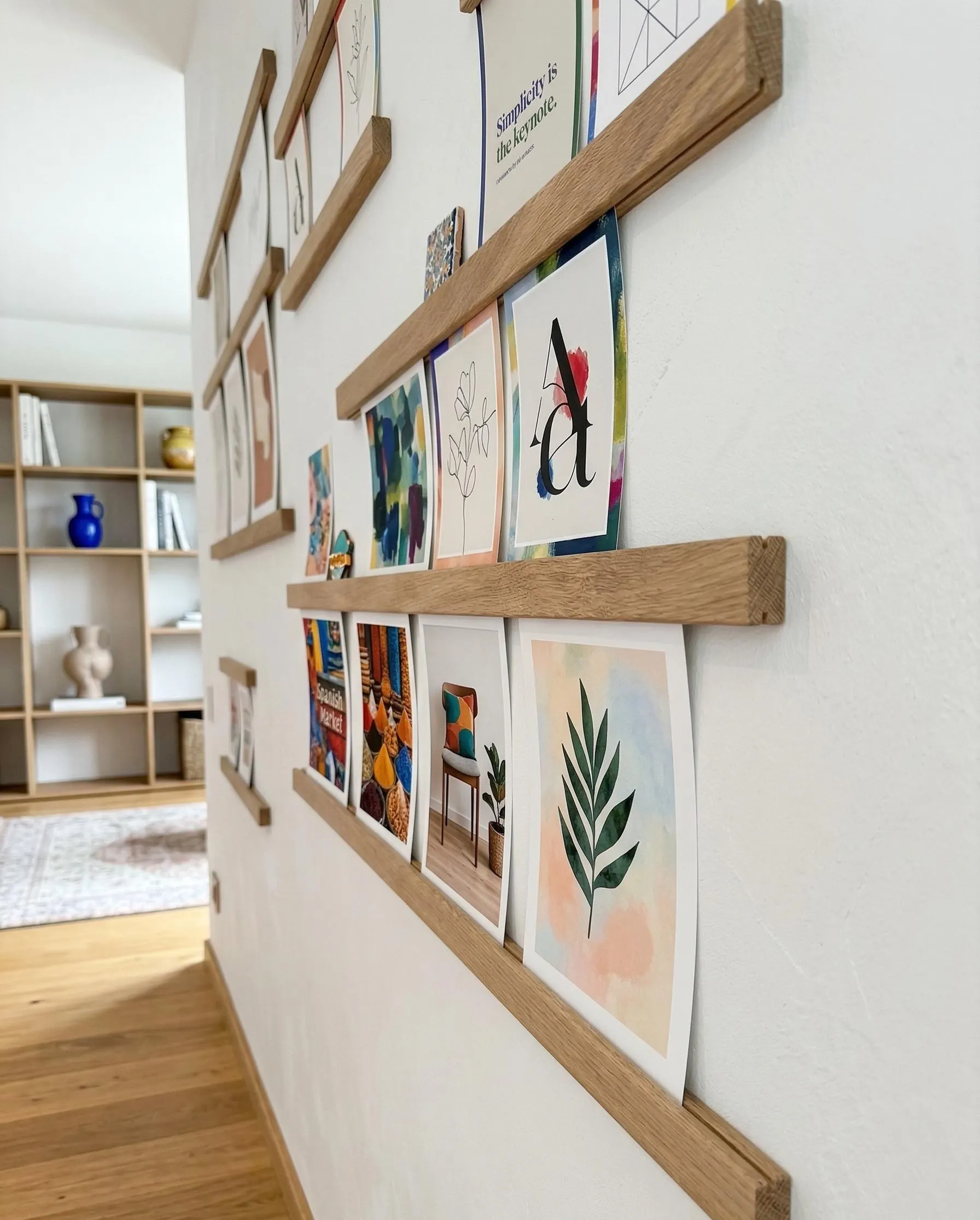 Modular picture rail system made of FSC®-certified oak – for gluing and clamping | System for pictures, photos and postcards