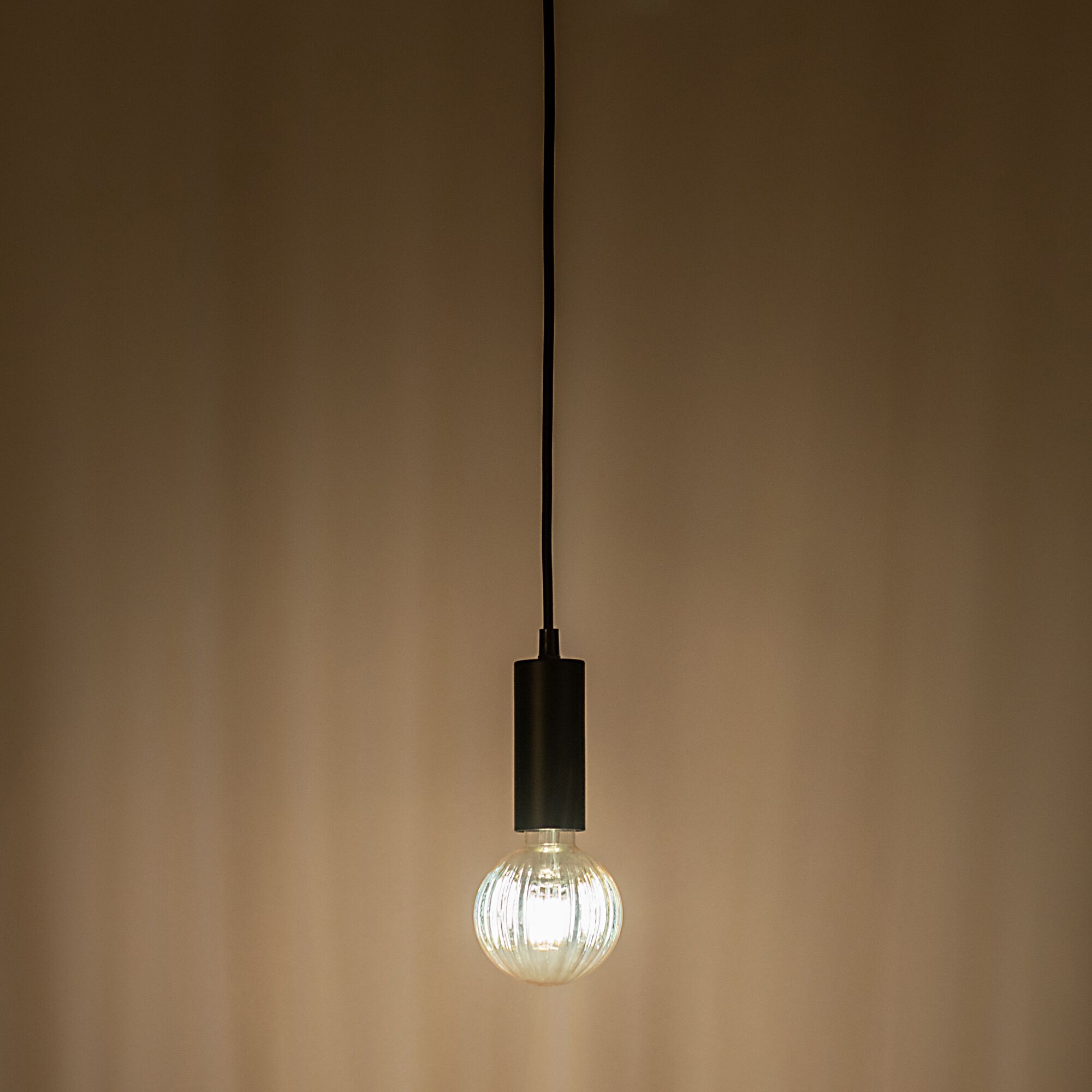 TEOULA - Suspension électrifiée en fer D10x150cm - noir