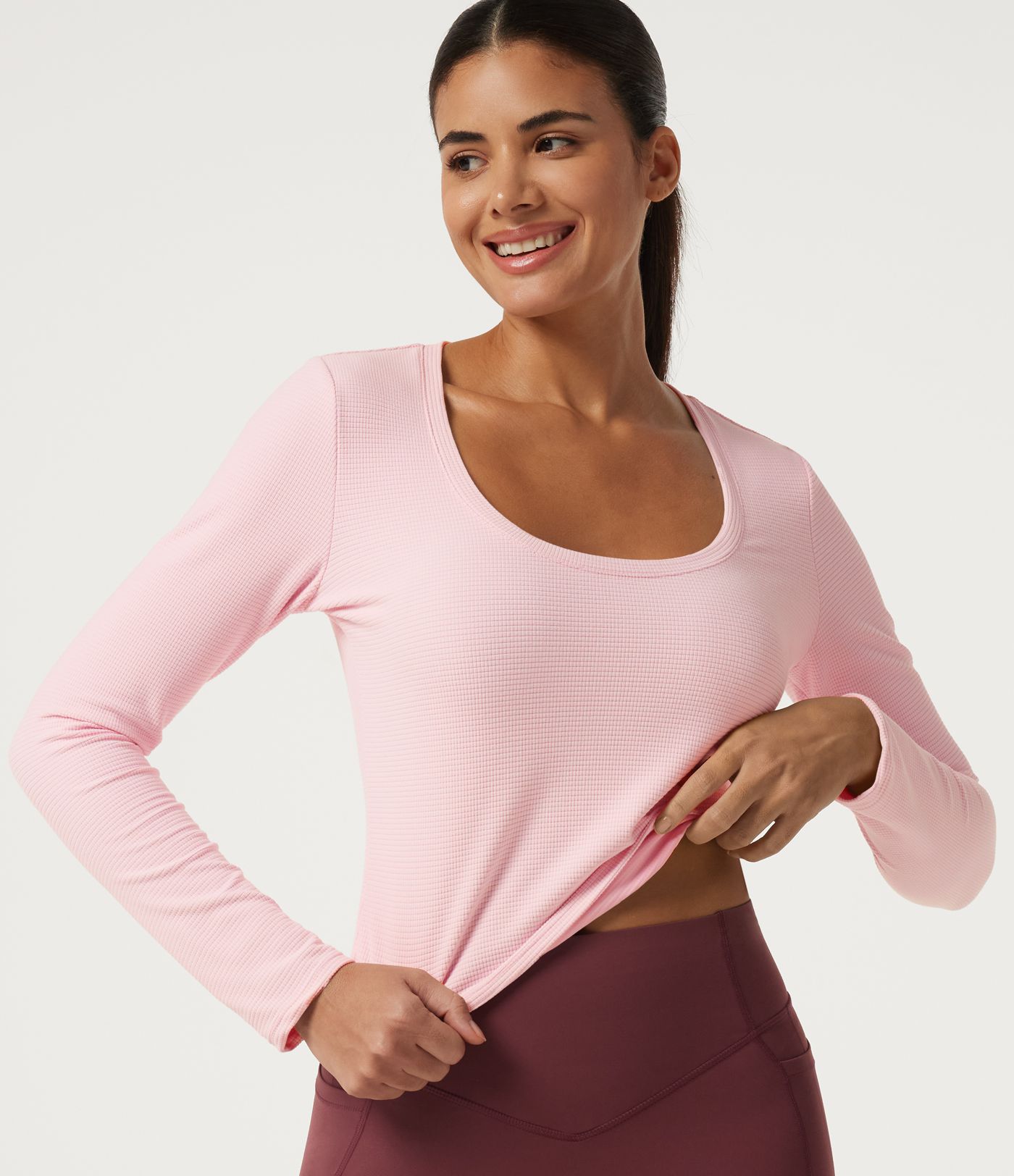 Haut de yoga à séchage rapide, encolure en U, manches longues et coupe boxy