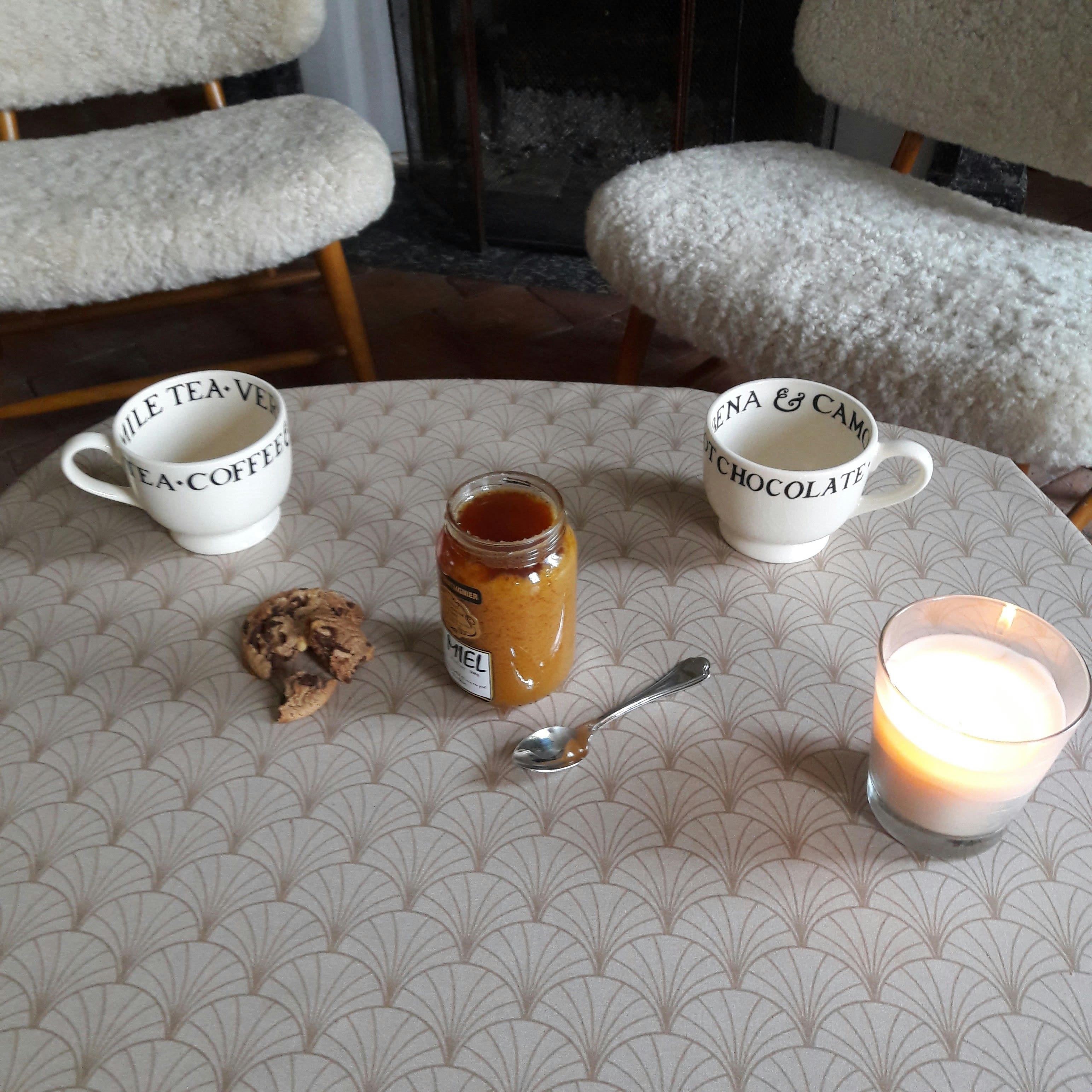 PAPYRUS - Nappe enduite ovale 160 x 200 cm nacrée