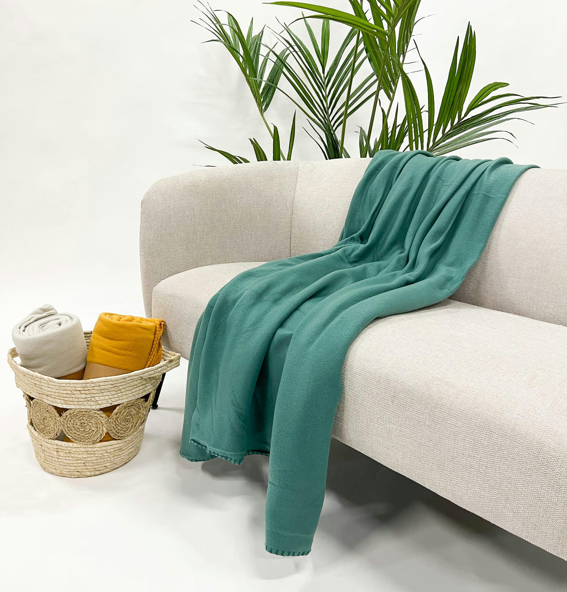 PABLO - Plaid vert doux 150x200 cm uni