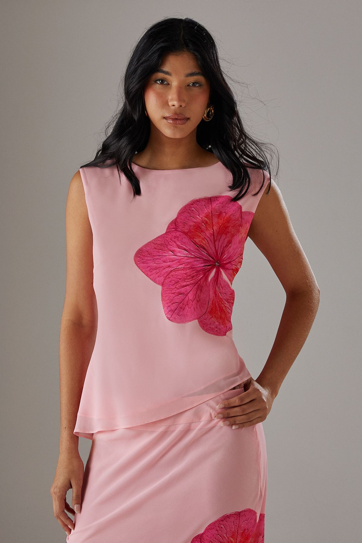 Warehouse Placement Chiffon Asymmetric Top