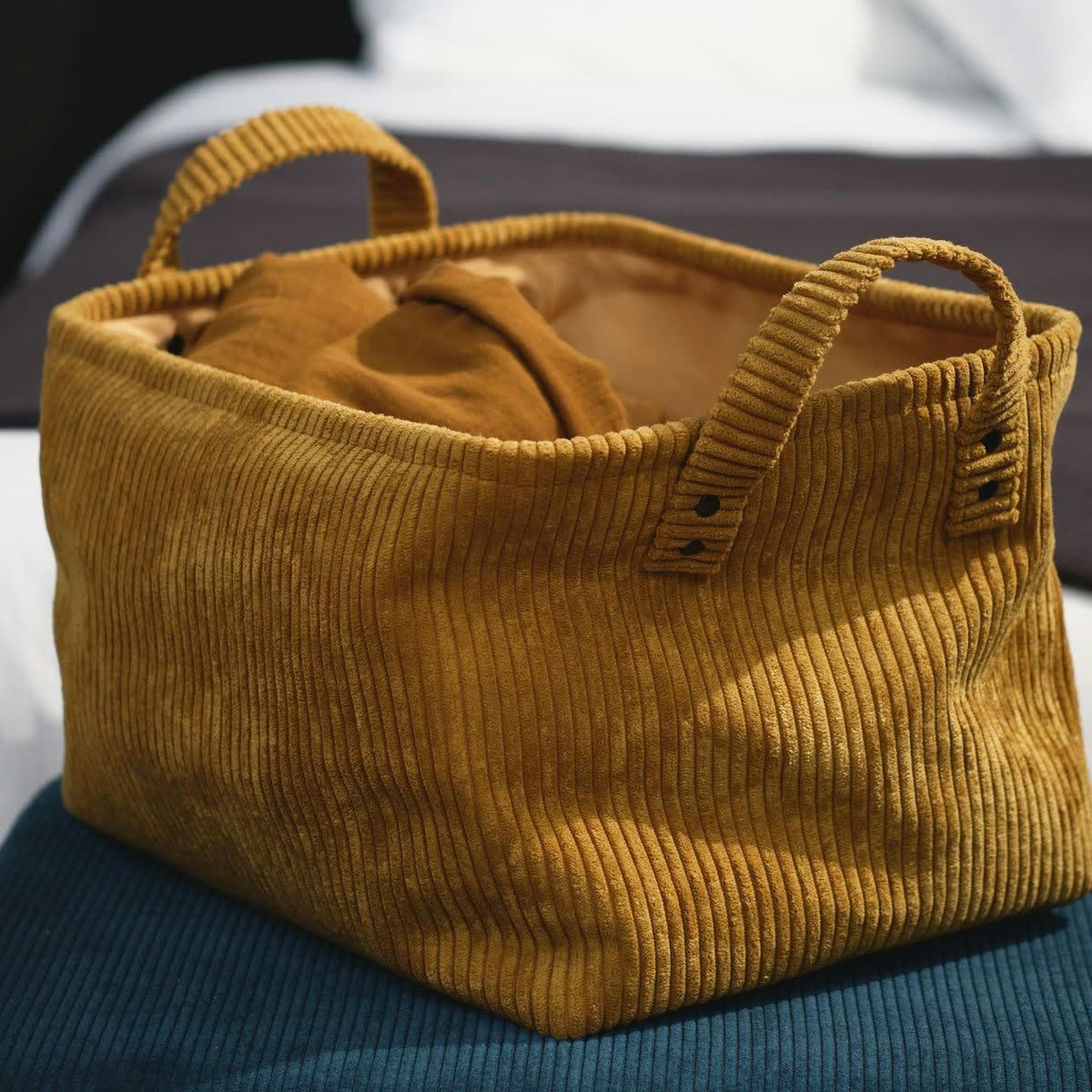 - Panier de rangement en velours marron