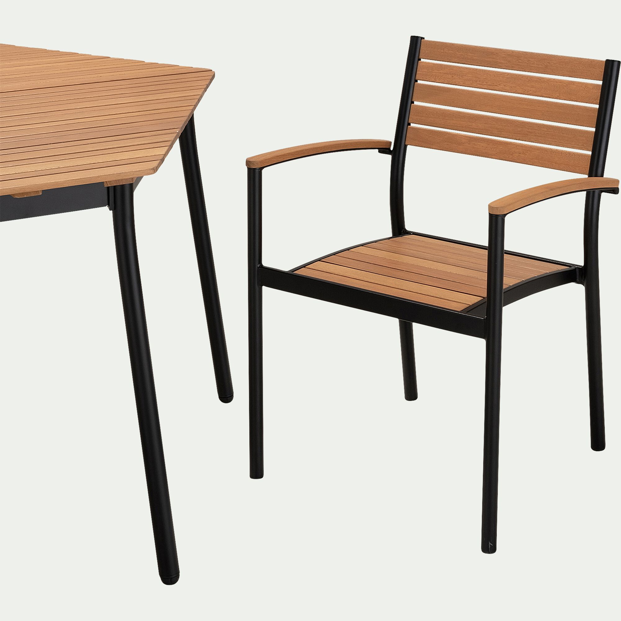 TANOS - Chaise de jardin empilable avec accoudoirs en aluminium et eucalyptus - bois clair